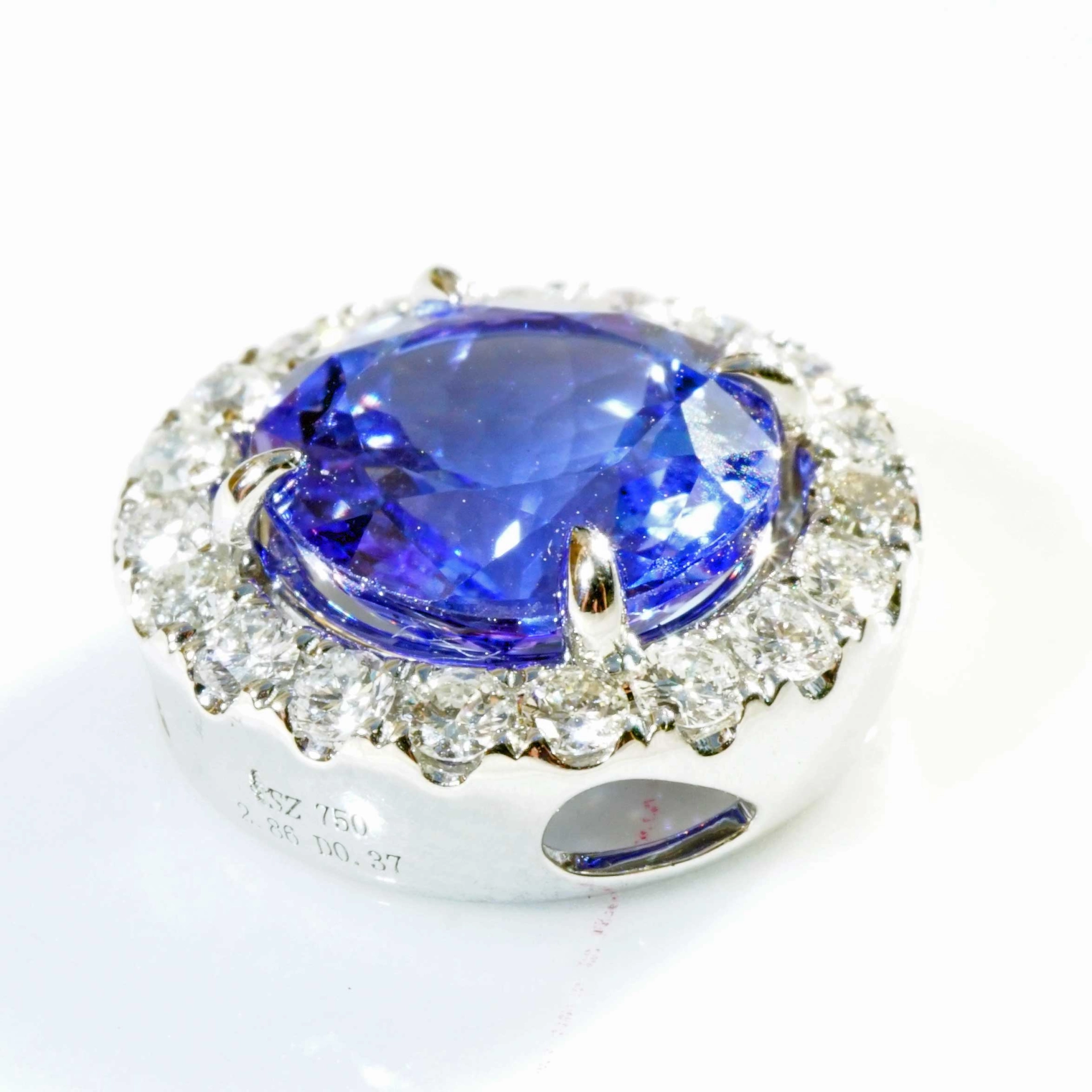 Tansanite Brilliant Pendant 2.86 ct 0.37 ct TW VS..hot blue 18kt White Gold...great Color