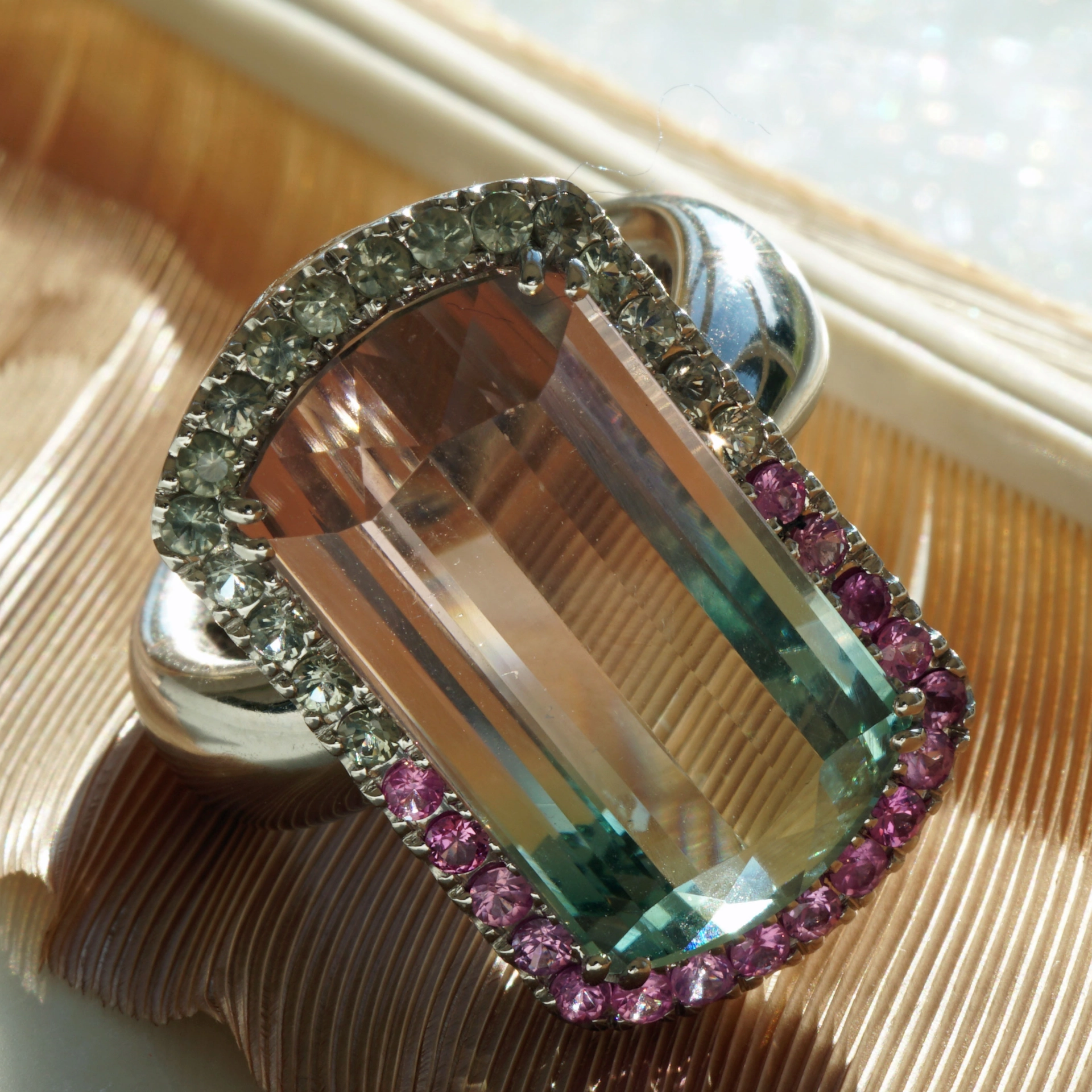 Bicolor turmalin great natural color baby pink greenish blue loupeclean 14.85 ct Afghanistan