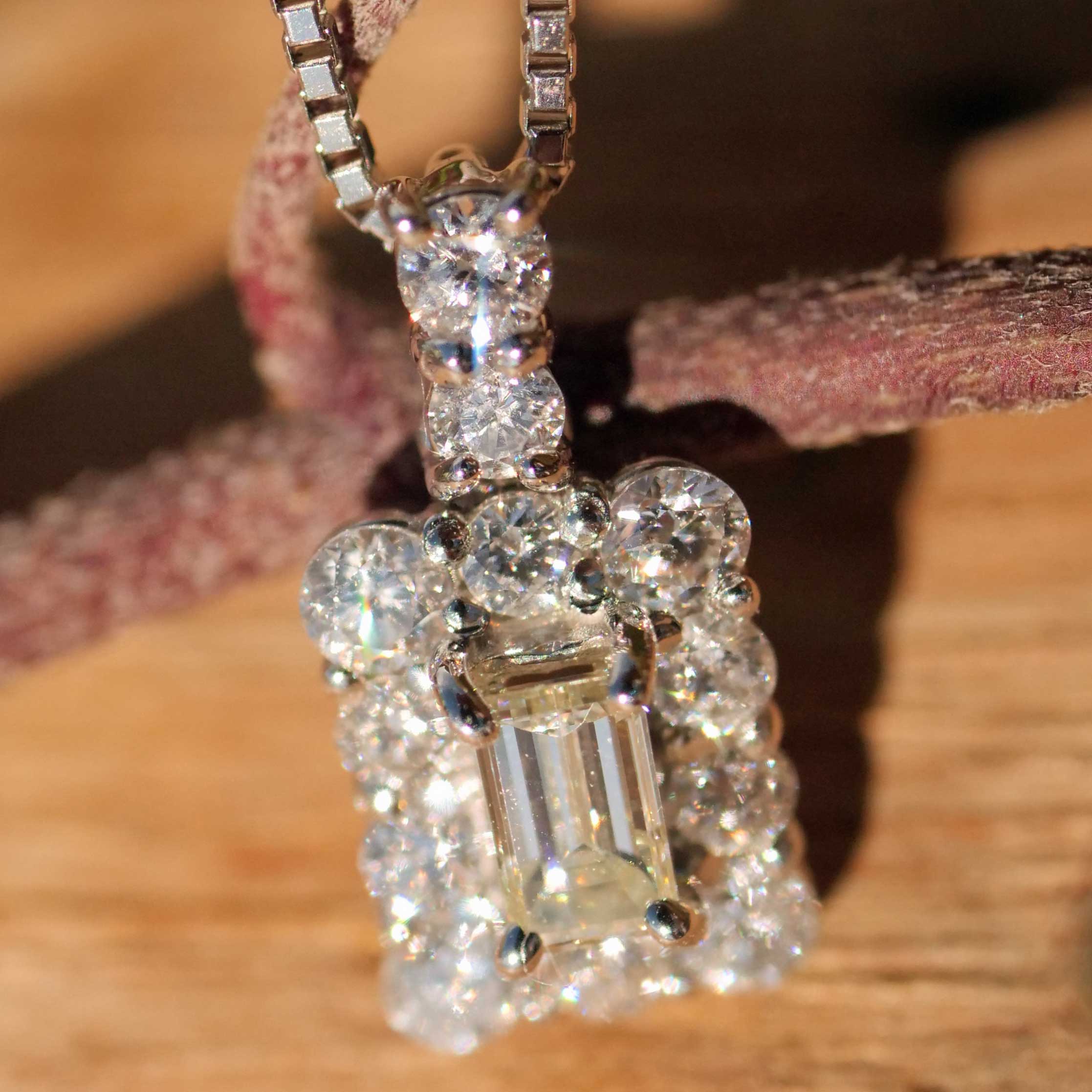 Noble Emeraldcut Solitaire Pendant with Chain 0.12 ct 0.28 ct 900 850 Platinum.... great Gift