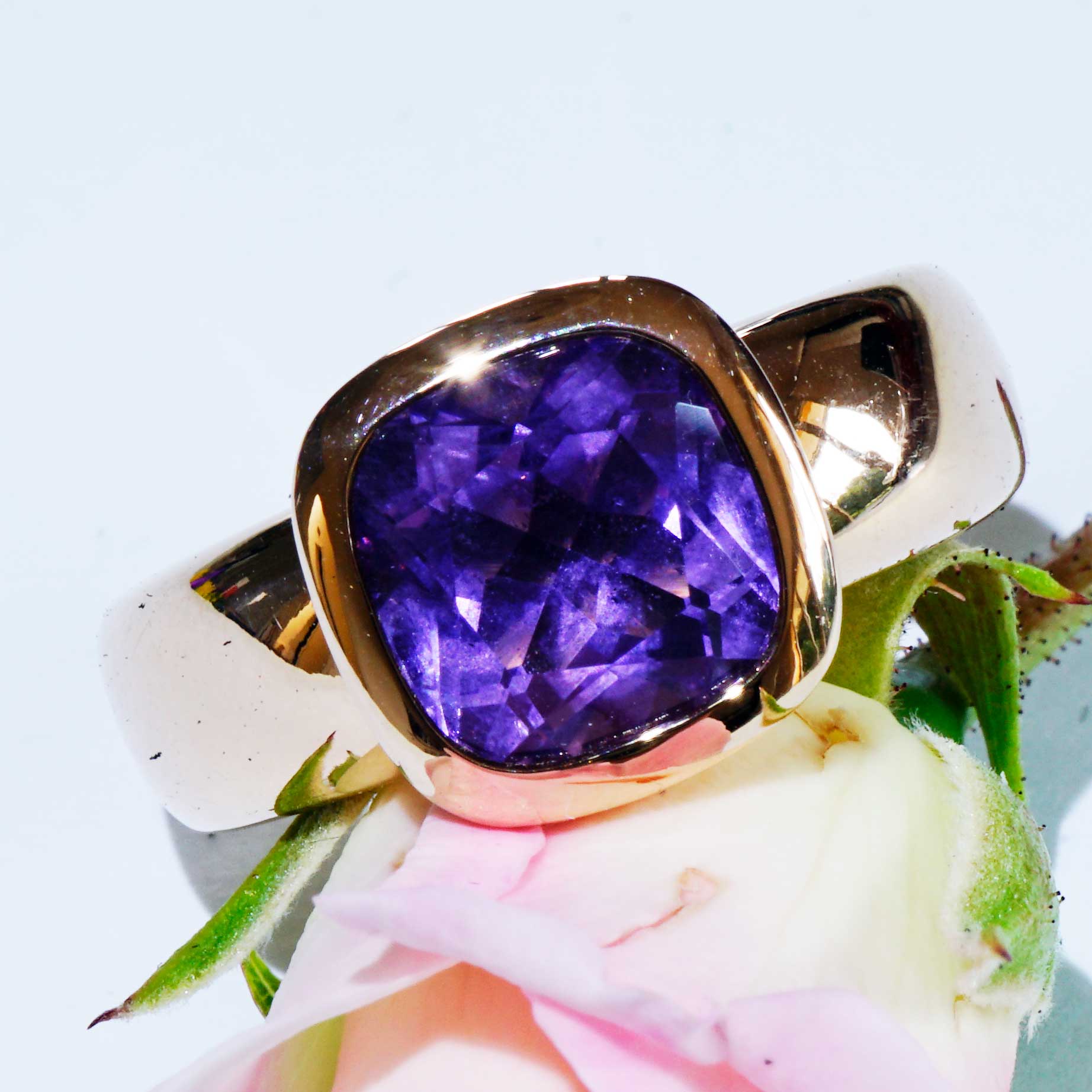 Amethyst Ring 750 Rose Gold Valenza..... bella Italia.... small Cardinal Ring... so trendy 