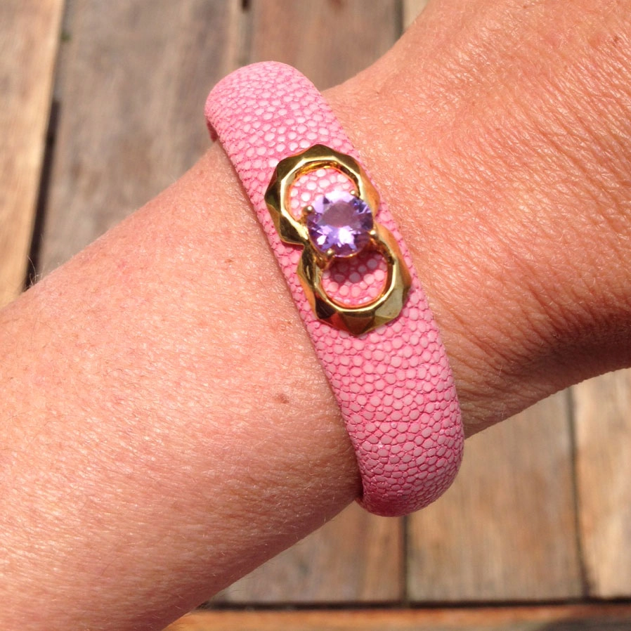 Amethyst-Rochenleder-Armreif, Silber/vergoldet,