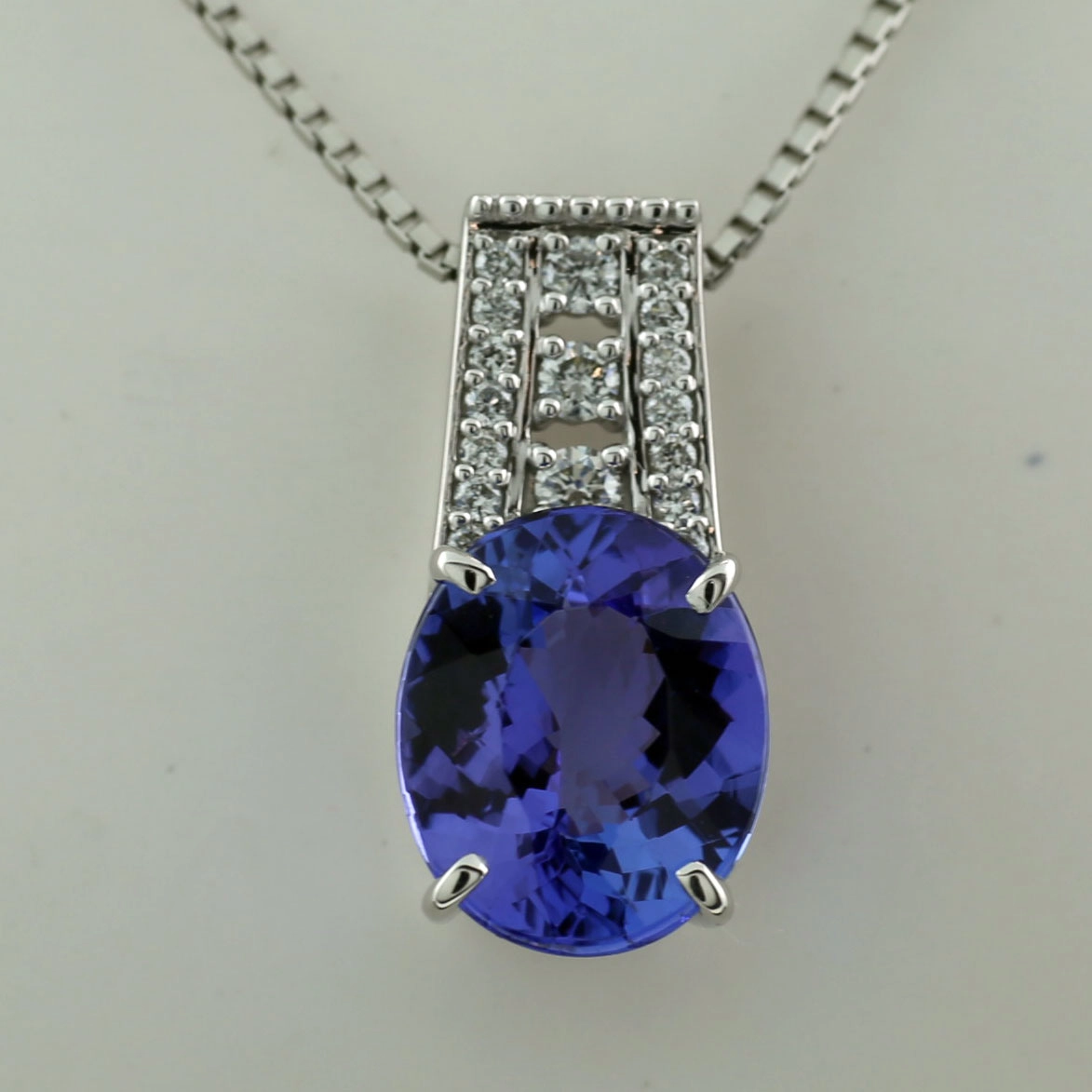 Tansanit Brillant Anhänger 900er-Platin 3.87 ct 0.198 ct