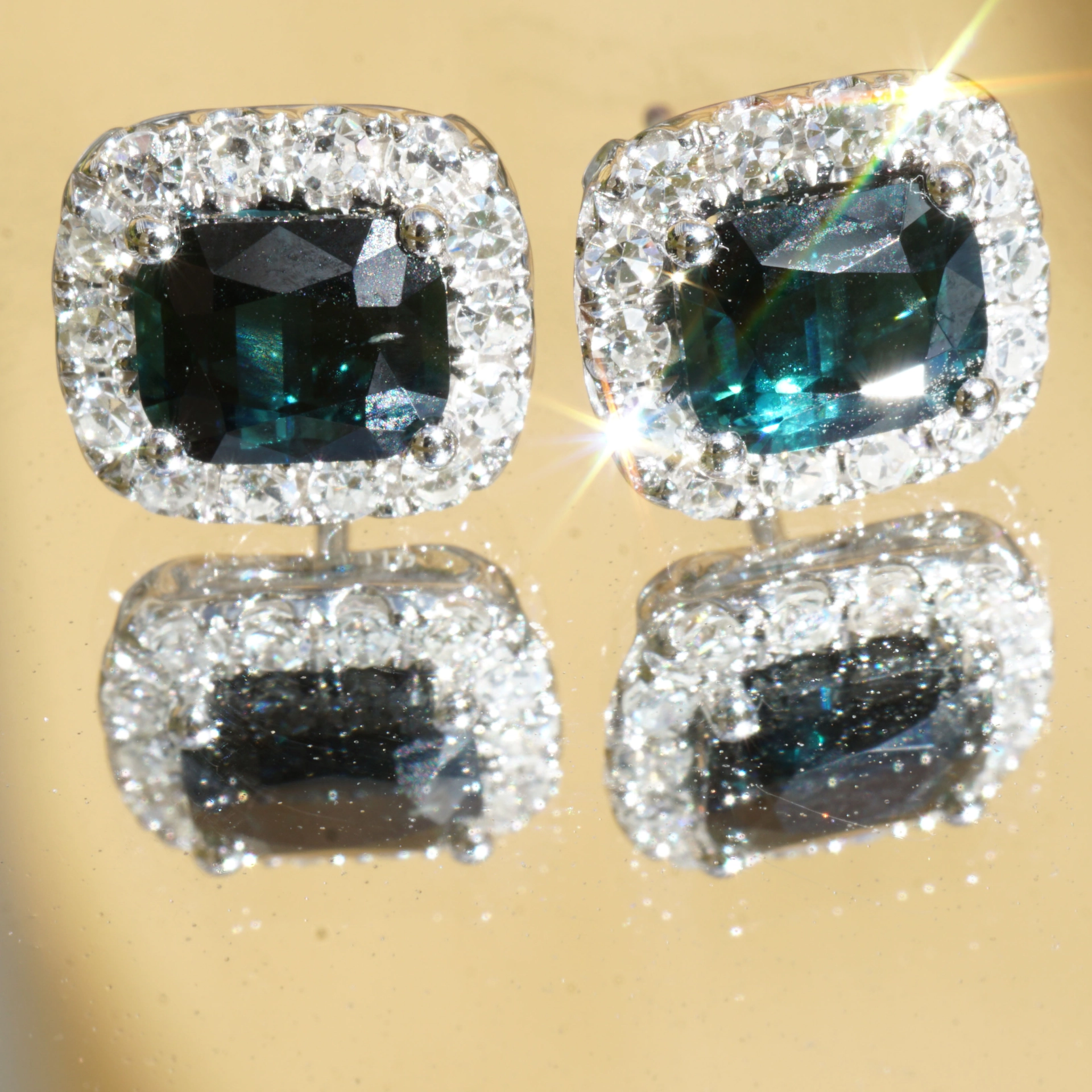 Tourmaline Brilliant Ear Studs AAA 18 kt Gold