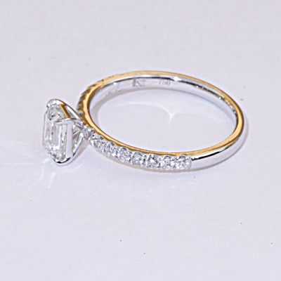 Emerald Cut Diamond Solitaire Ring 18 kt White Gold 0.80 ct TW SI1 with GIA Certificate