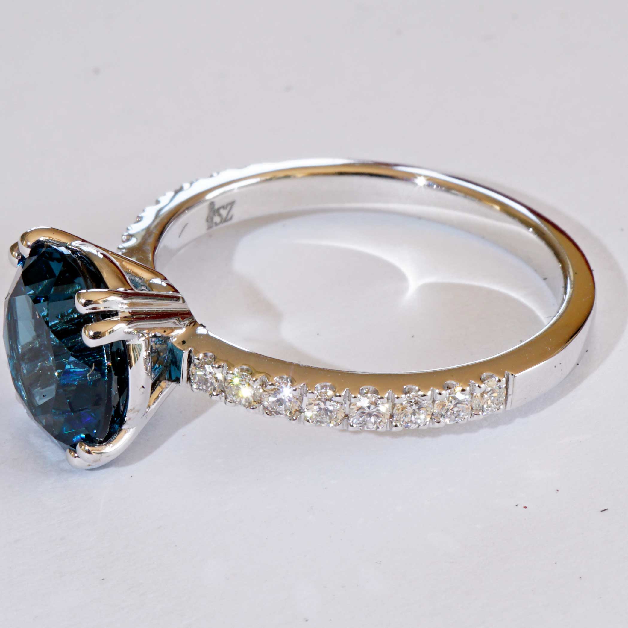 Yellow Saphire Brilliant Ring 18 kt White Gold 1.41 ct AAA+ very fine Jewellery