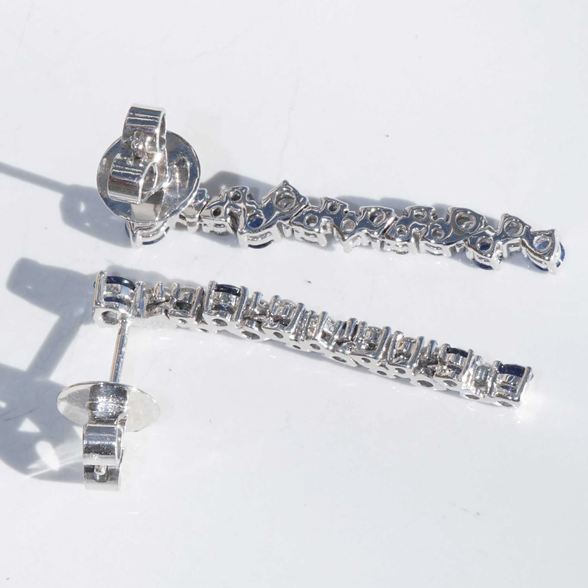Saphire Brilliant Earrings 18 kt White Gold...for a glorious Appearance