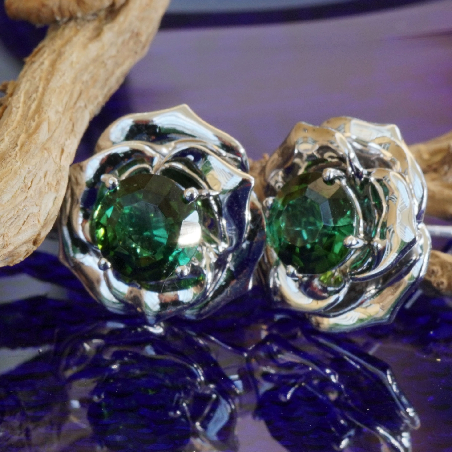 Tourmaline Earstuds 18 kt Whitegold......Amazing Color