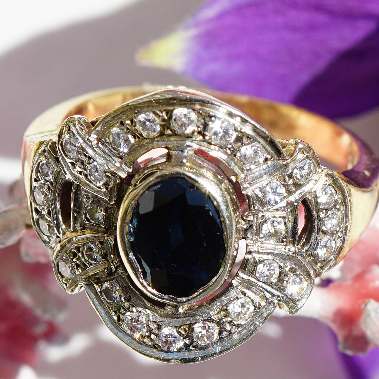 Saphir Diamant Ring 585er Gold 5,5 Gramm 0.30 ct im Art Deco Stil 60er Jahre