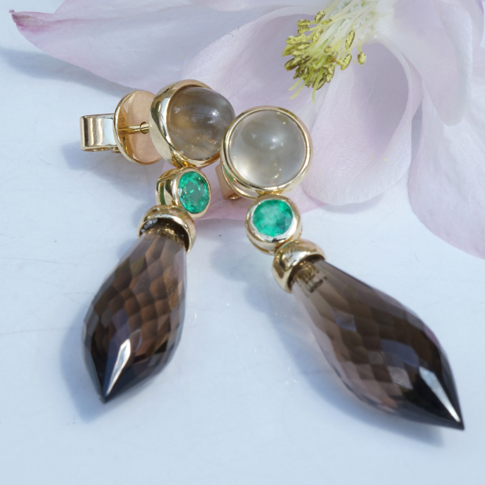 Moonstone Emerald Smokey Quartz Earrings 18 kt Yellowgold