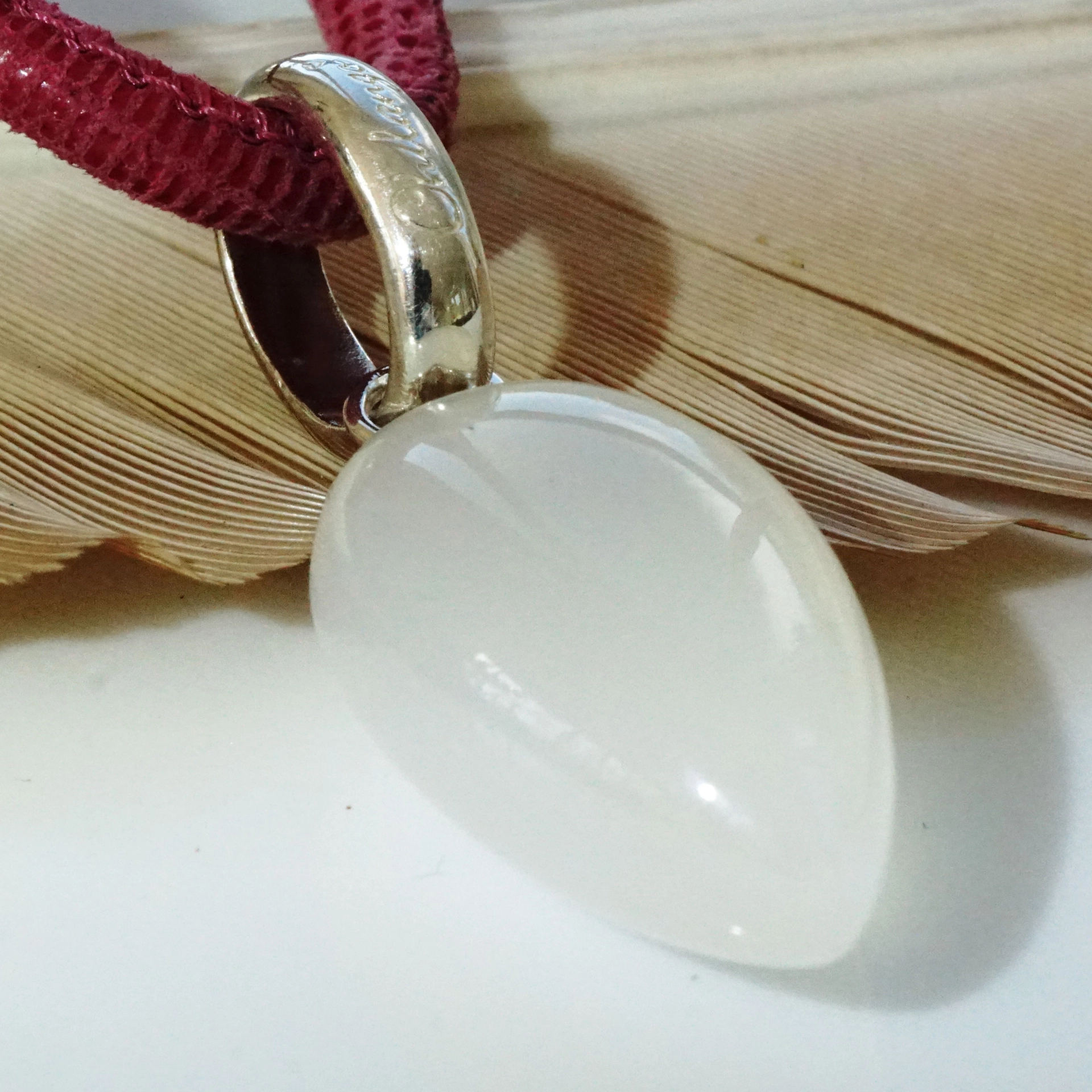 The Best Silver Jewelery forever...High Quality Chilango Pendant Jewel Heart White Calcedony