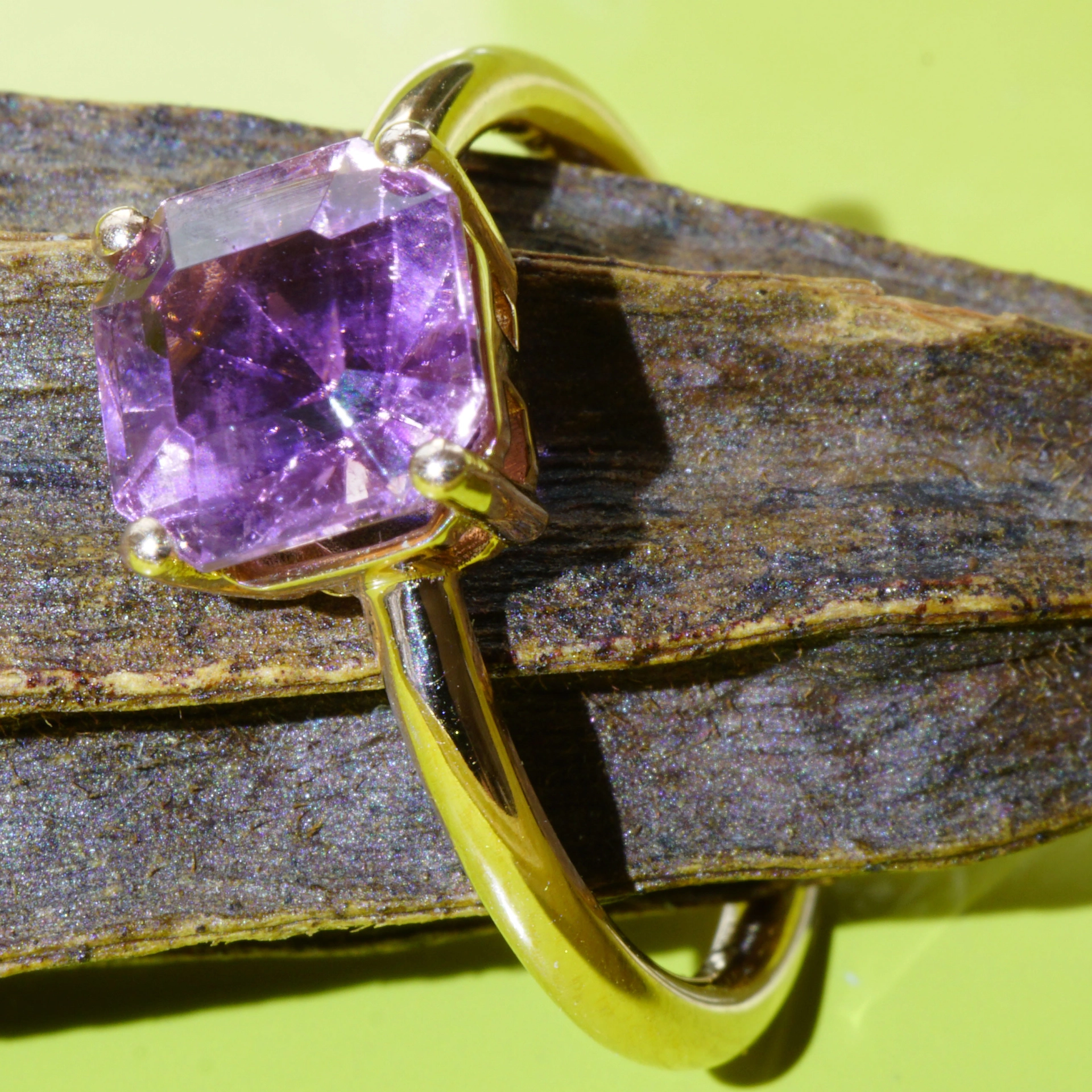 Turmalin Ring 18 kt Rosegold phantastic Color pink bluish