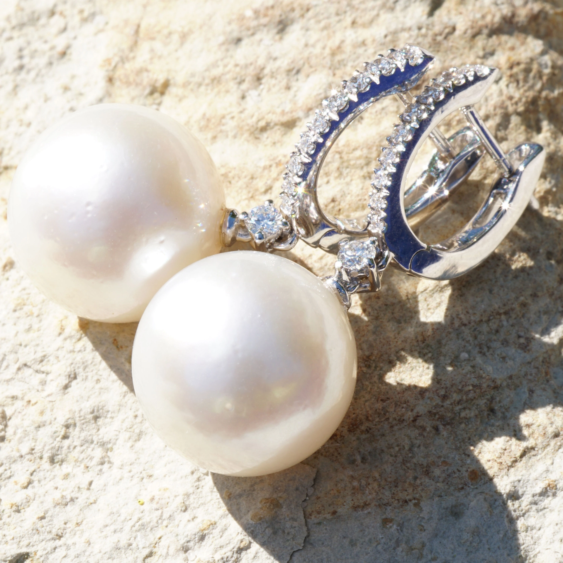 Wonderful southsea pearls earrings perfectly set in 750 whitegold