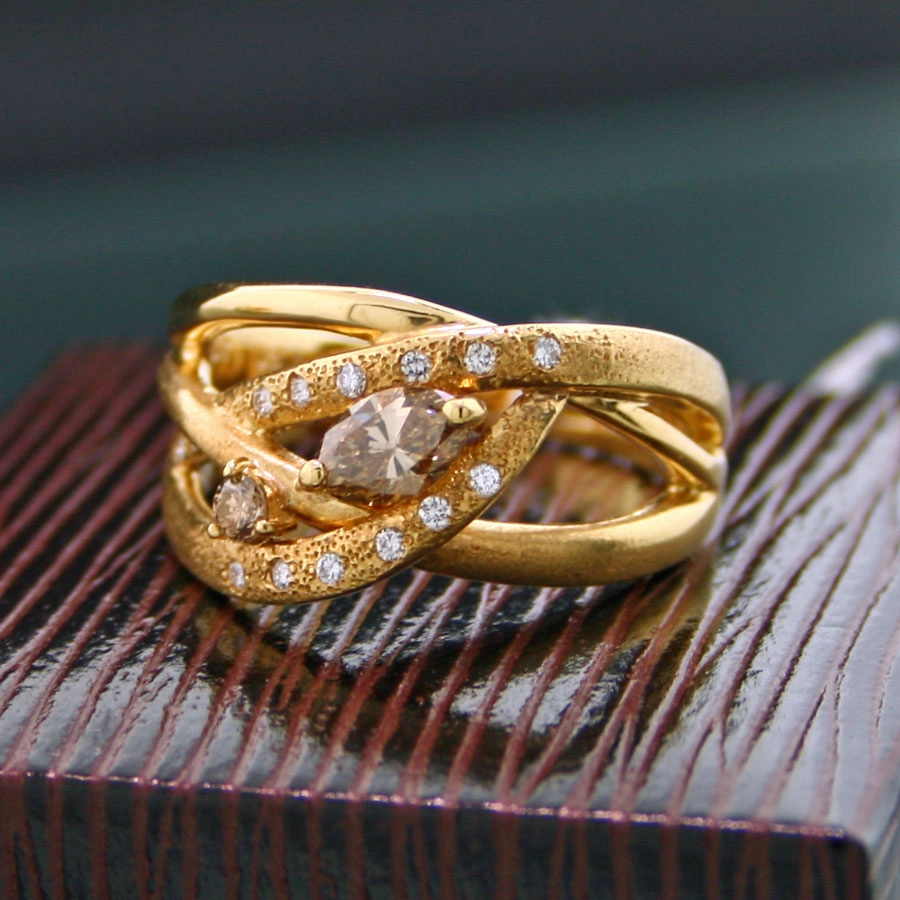 Diamant-Ring-750er-Gold, 18 kt Gelbgold, Navette, fancy braun