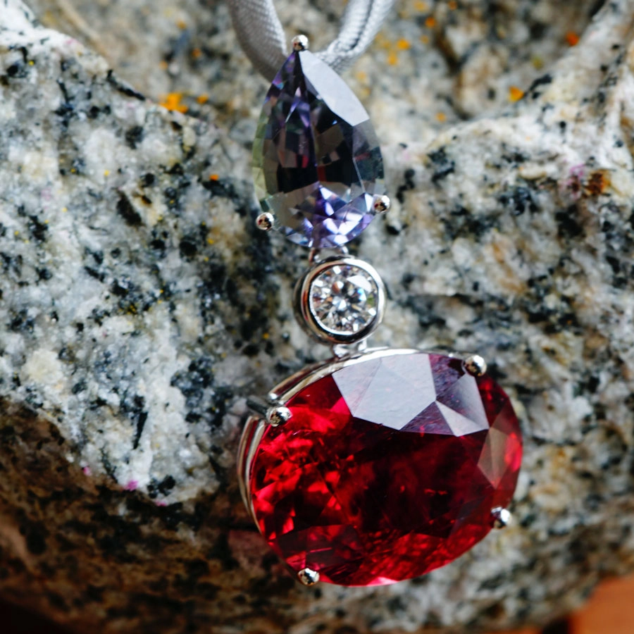 Rubelith Tansanit Brillant Anhänger 8.42 ct
