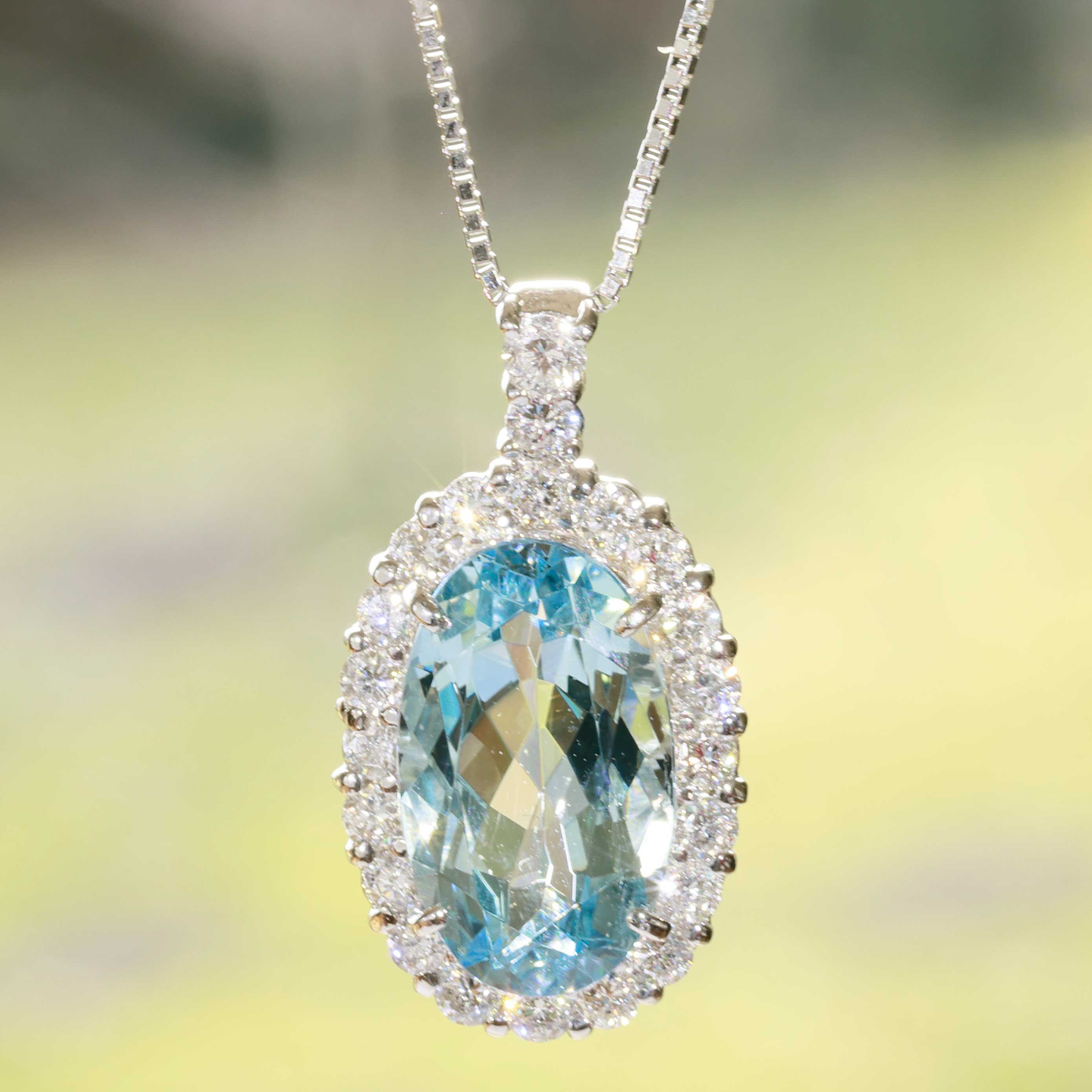 Santa Maria Aquamarin Brilliant Pendant 3.80 ct  0.78 ct 950 platinum Rare Color