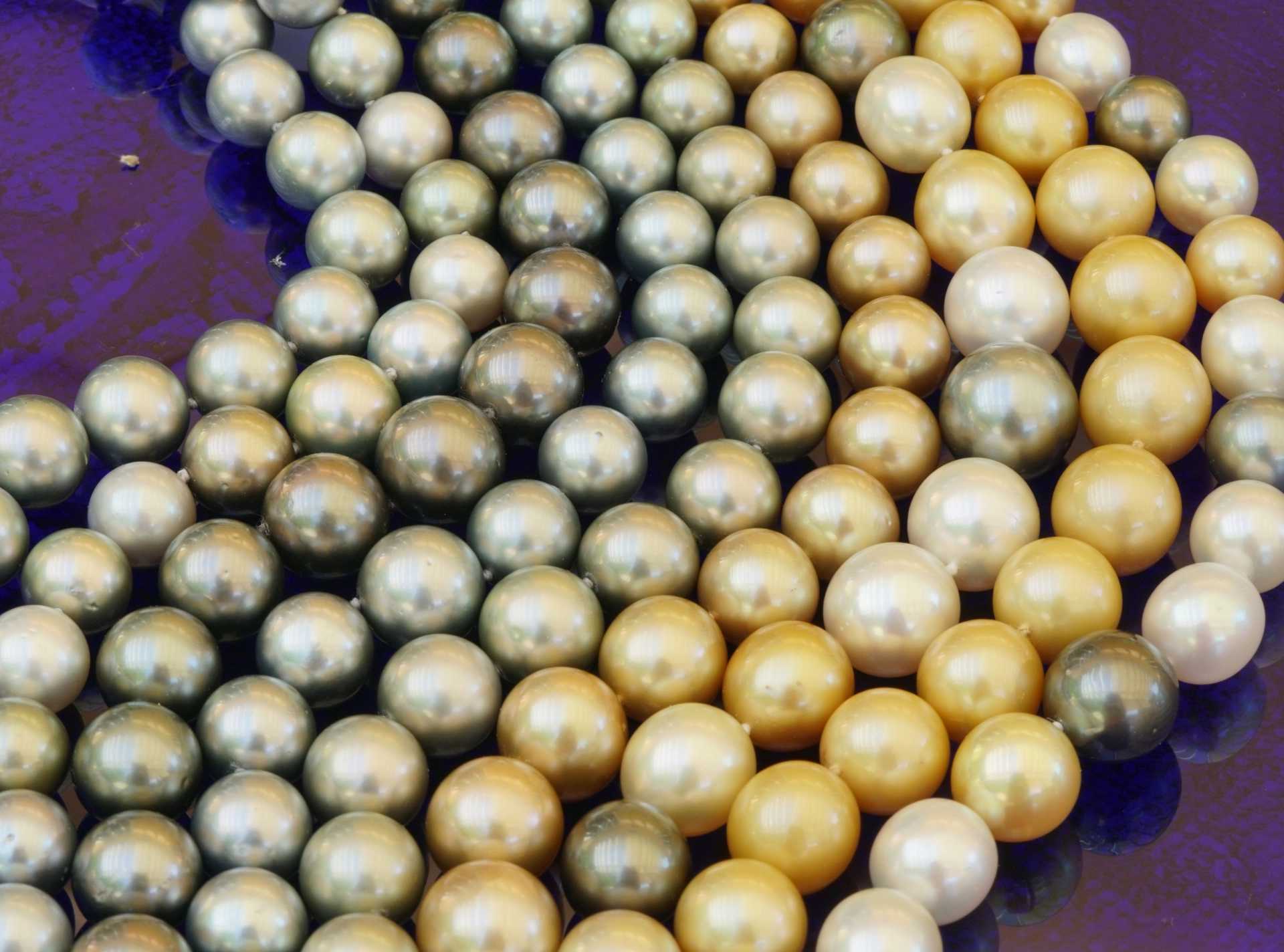 SÜDSEE Zuchtperl Collier AAA+ GOLD TOP NATURFARBE 14,1-11 mm überragend schön