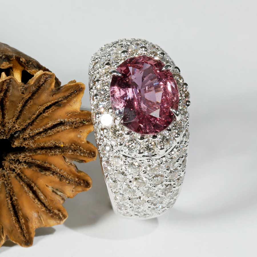 Ring sapphire brilliant 2.50 ct 1.76 ct so big and so vivid pink... TW VS 750 white gold