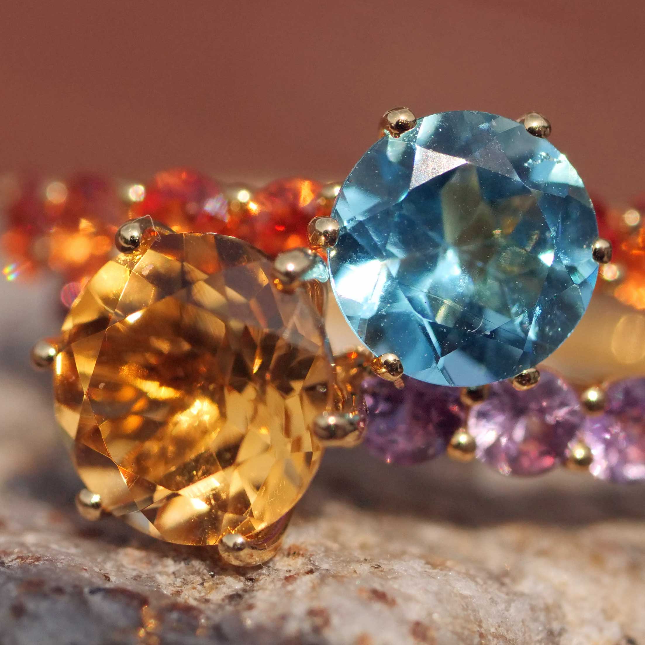Cool Color Gemstone Jewellery I Sapphire Citrin Ring in 750 Yellow Gold 2.63 ct in gold-yellow and muscatviolet