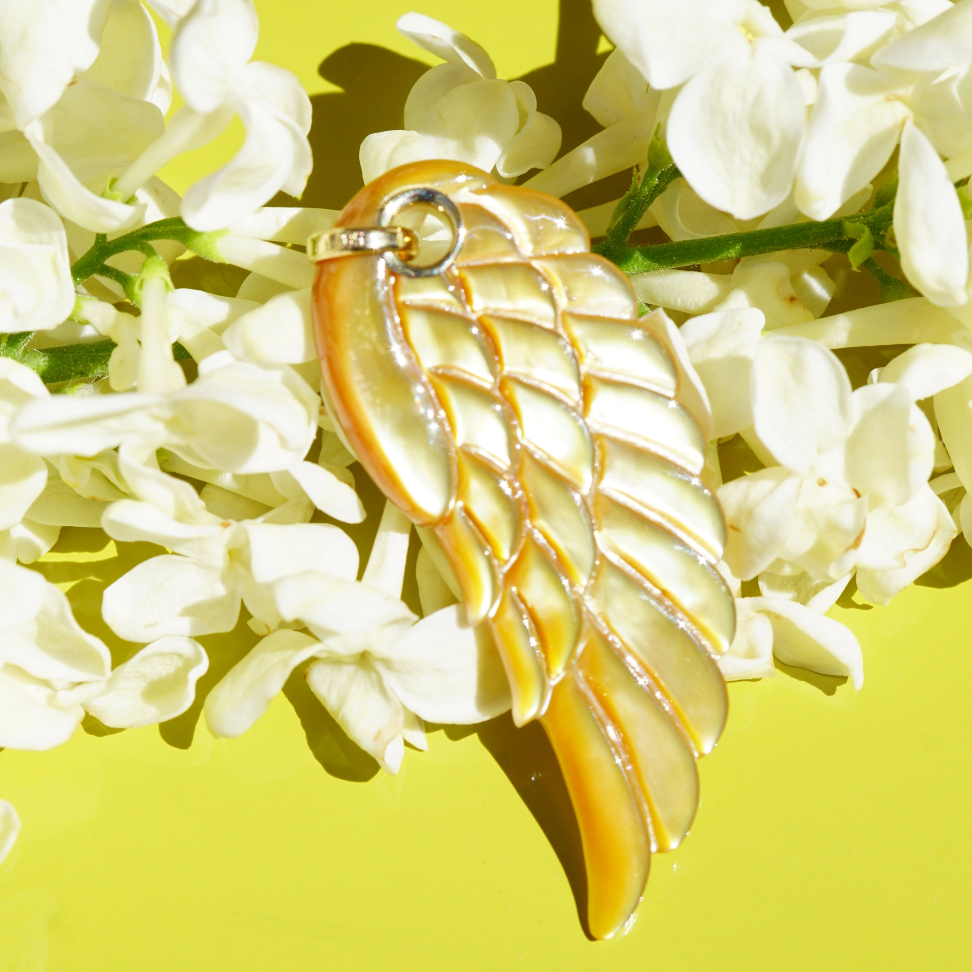Pendant Wing Mother-of-Pearl 585 Yellow Gold Angel Wings