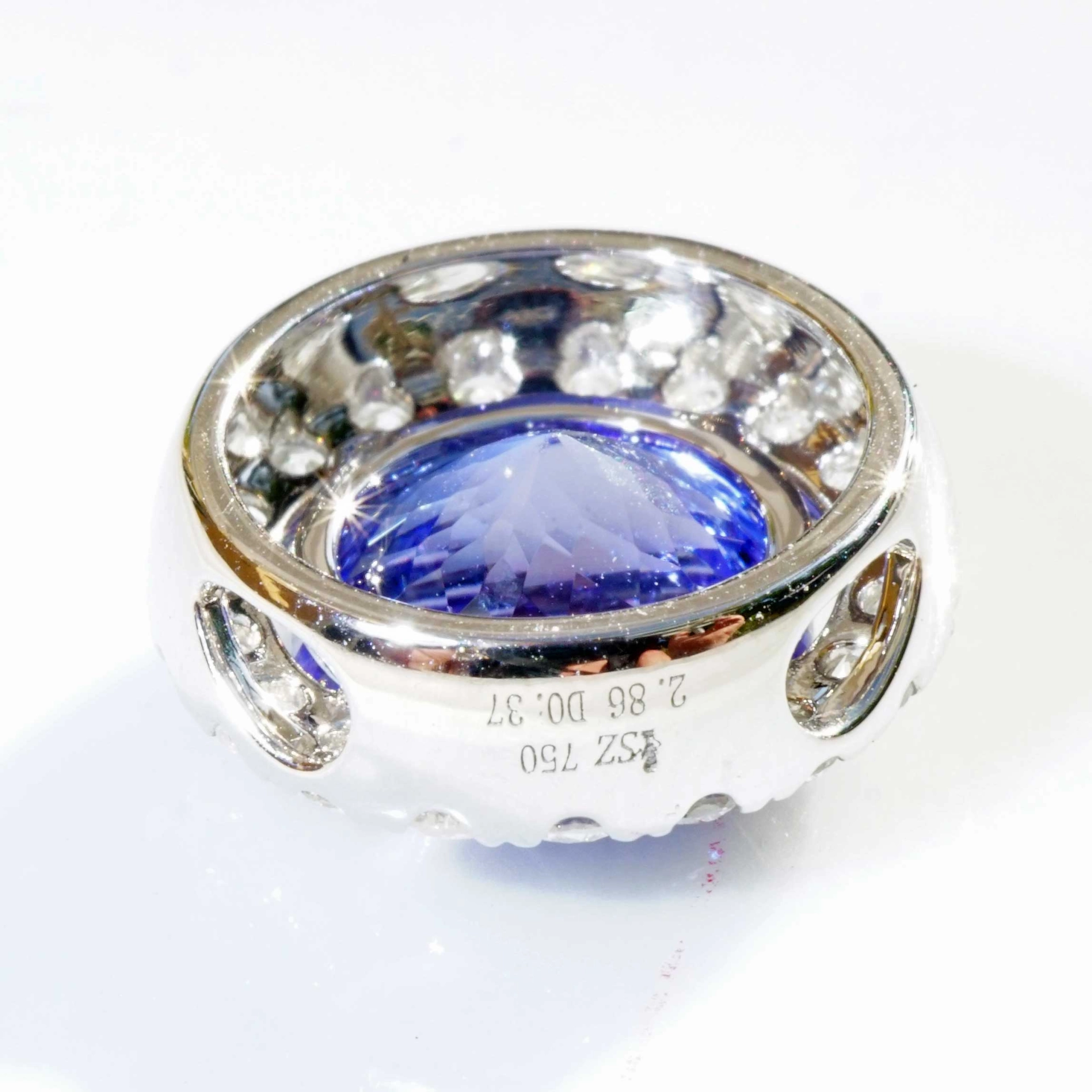 Tansanite Brilliant Pendant 2.86 ct 0.37 ct TW VS..hot blue 18kt White Gold...great Color