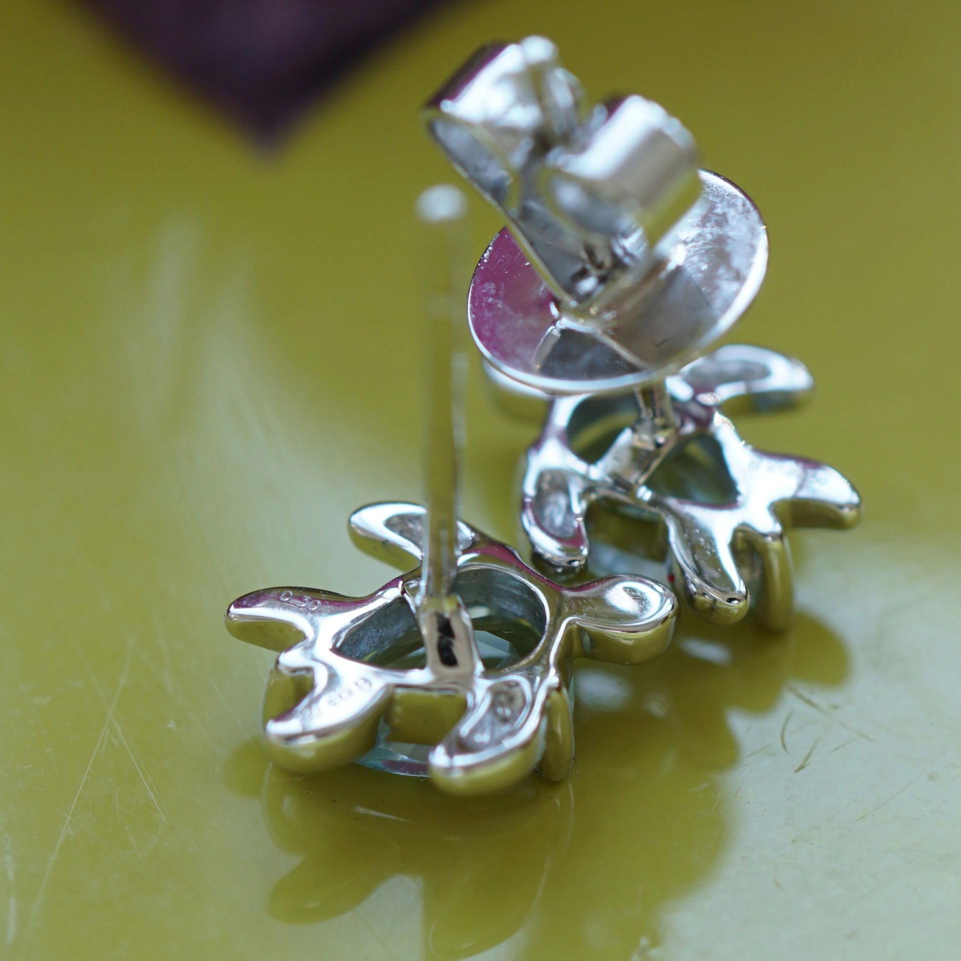 Süße Turtle Ohrstecker Topas 750er Weissgold 9,5 x 8 mm
