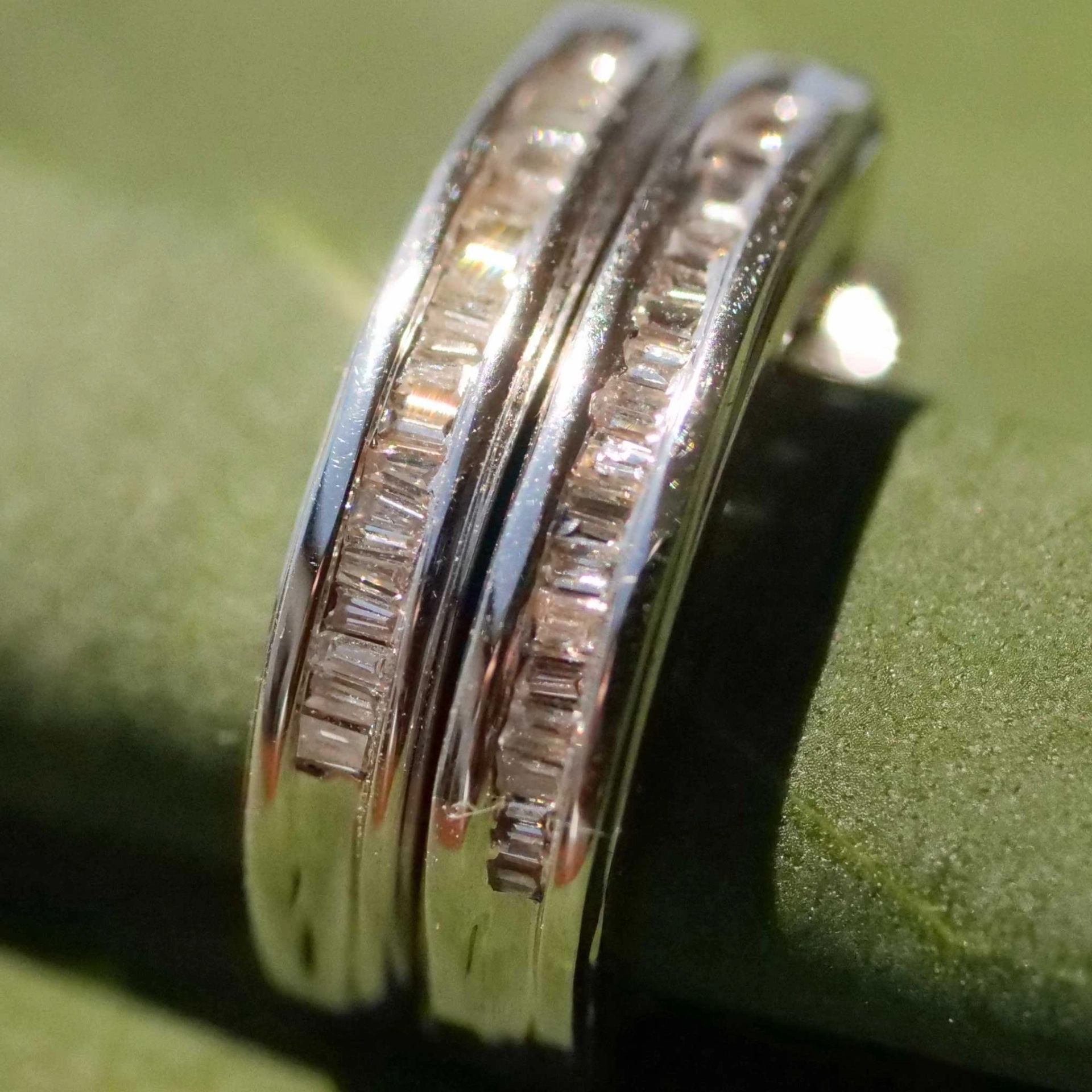 Diamond hinged hoop Earrings 0.25 ct 18 kt Whitegold ideal for hanging Pendants