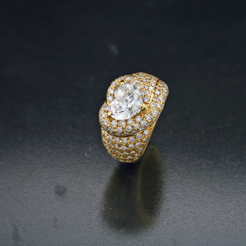 Hochkarätiger kostbarer Brillant-Ring im Herzschliff und vollbesetzt mit Vollschliff-Brillanten tota