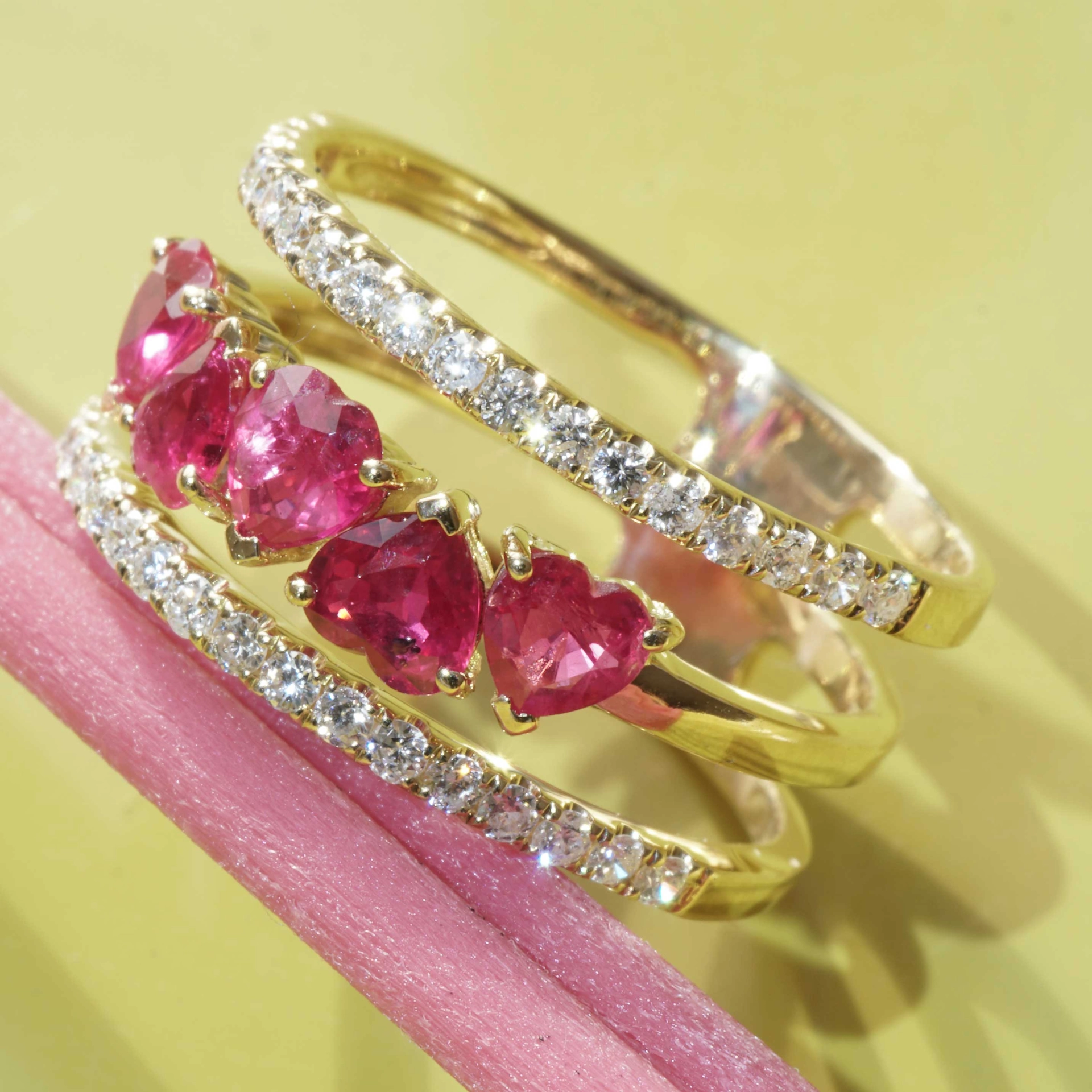 Ruby Brilliant Ring 18 kt Yellowgold....5 Hearts for special occasions....