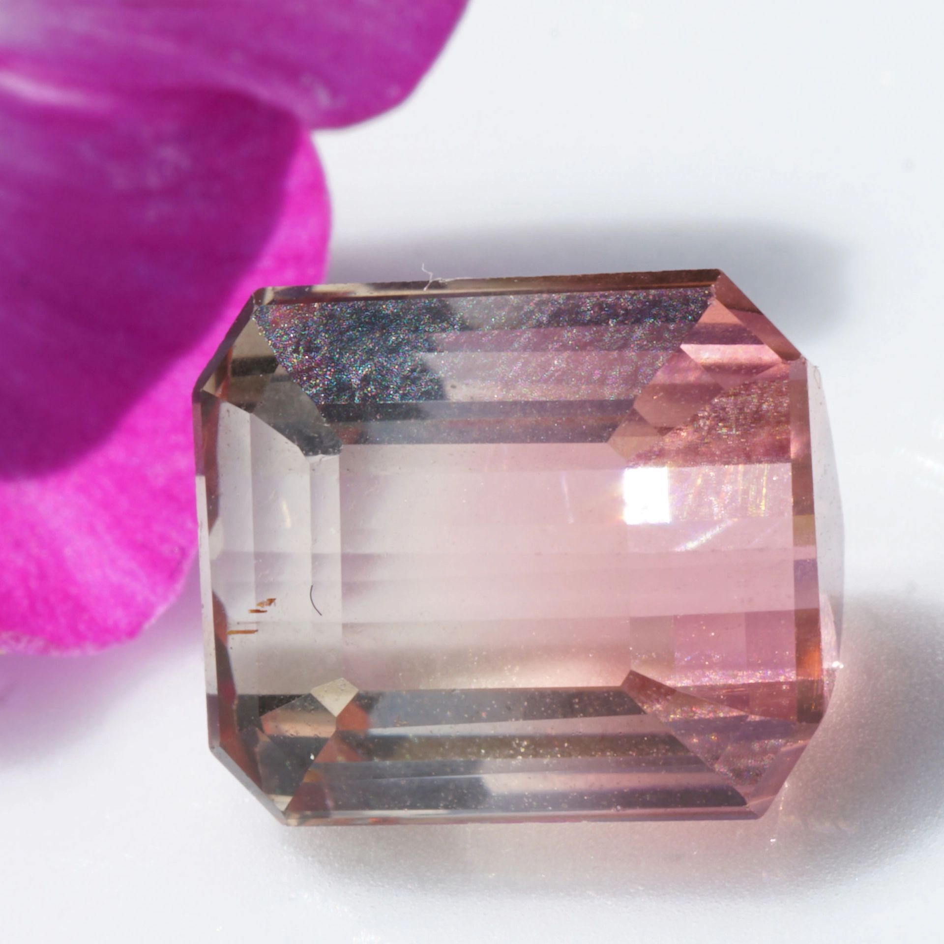 Dreamgem 8,5 x 7,2 x 5  mm Turmalin 2.85 ct Dreamcolor sunset eyclean  brilliance and cut very good
