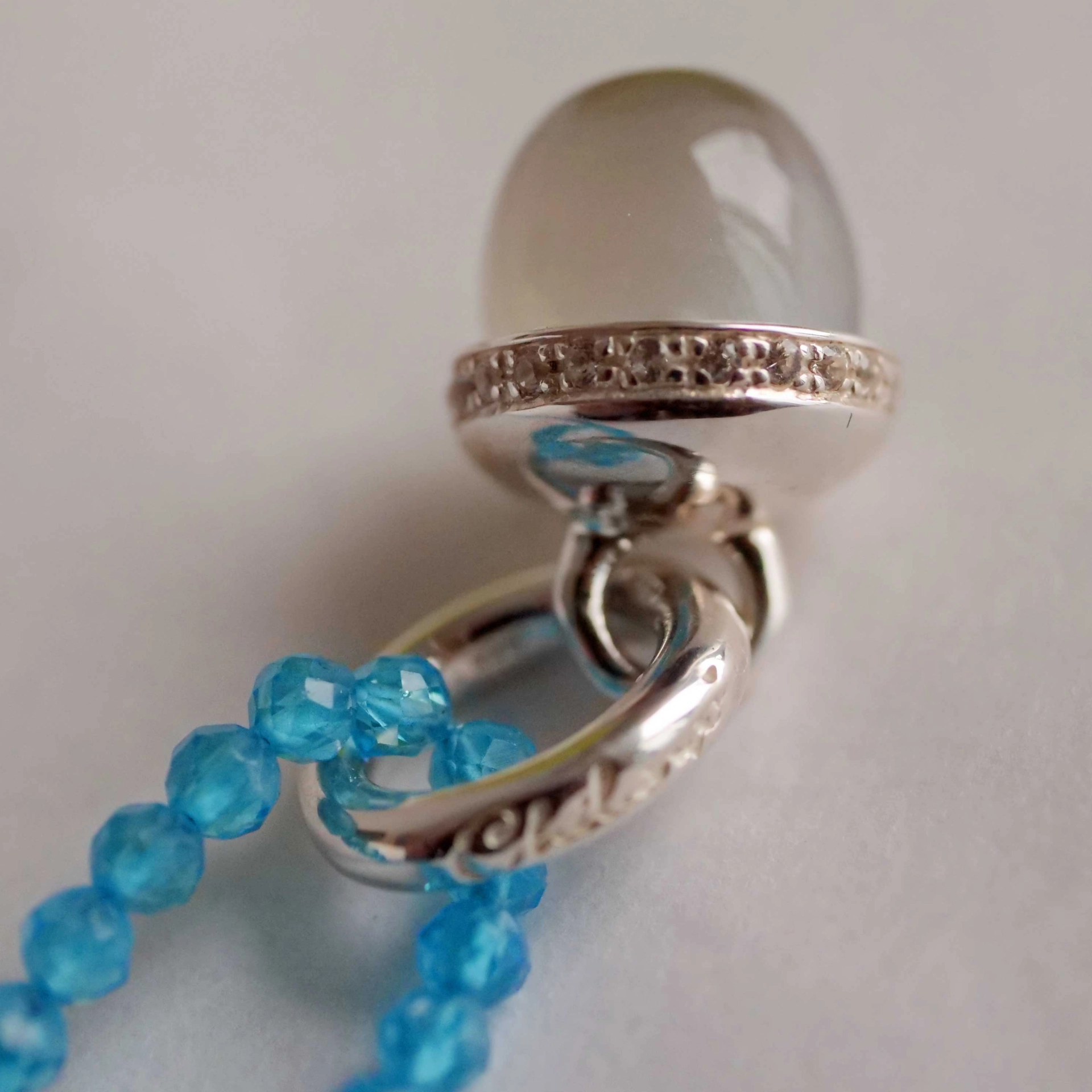 Moonstone Pendant Drop Shrine with white Zircons from the Lifestyle Jewelry Manufacturer Chilango