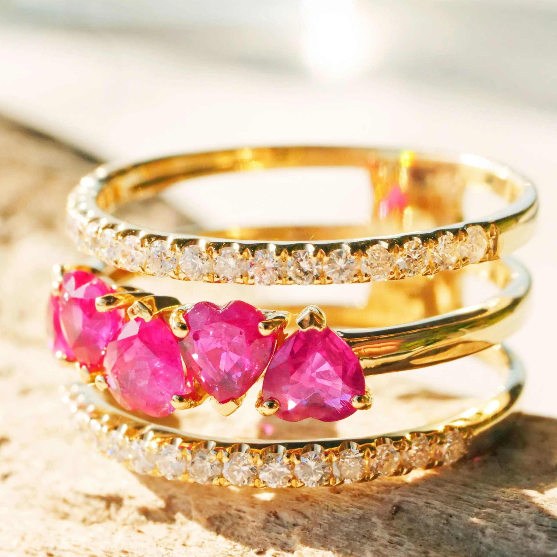 Ruby Brilliant Ring 18 kt Yellowgold....5 Hearts for special occasions....