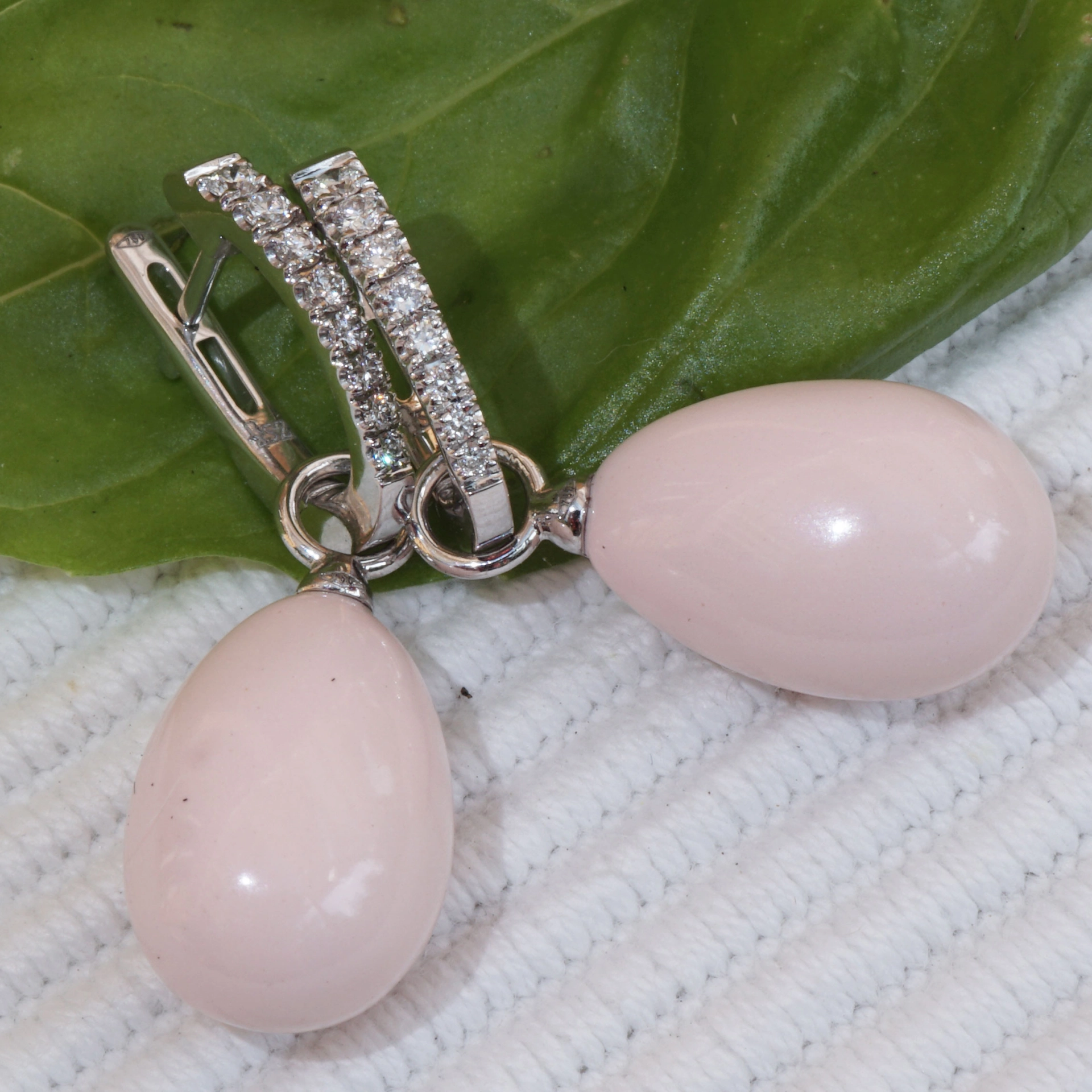Fine Angel Skin Drop Brilliant Earrings 18 kt White Gold...sooo elegant