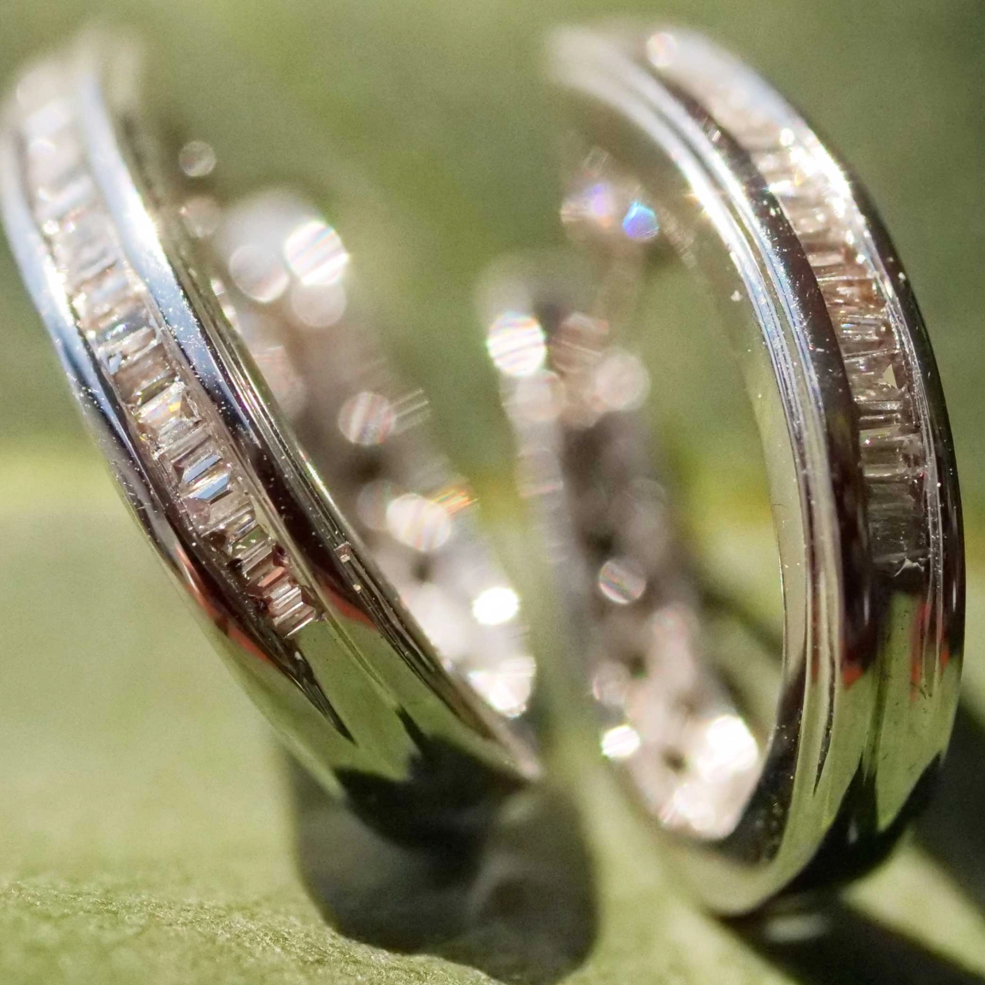 Diamond hinged hoop Earrings 0.25 ct 18 kt Whitegold ideal for hanging Pendants