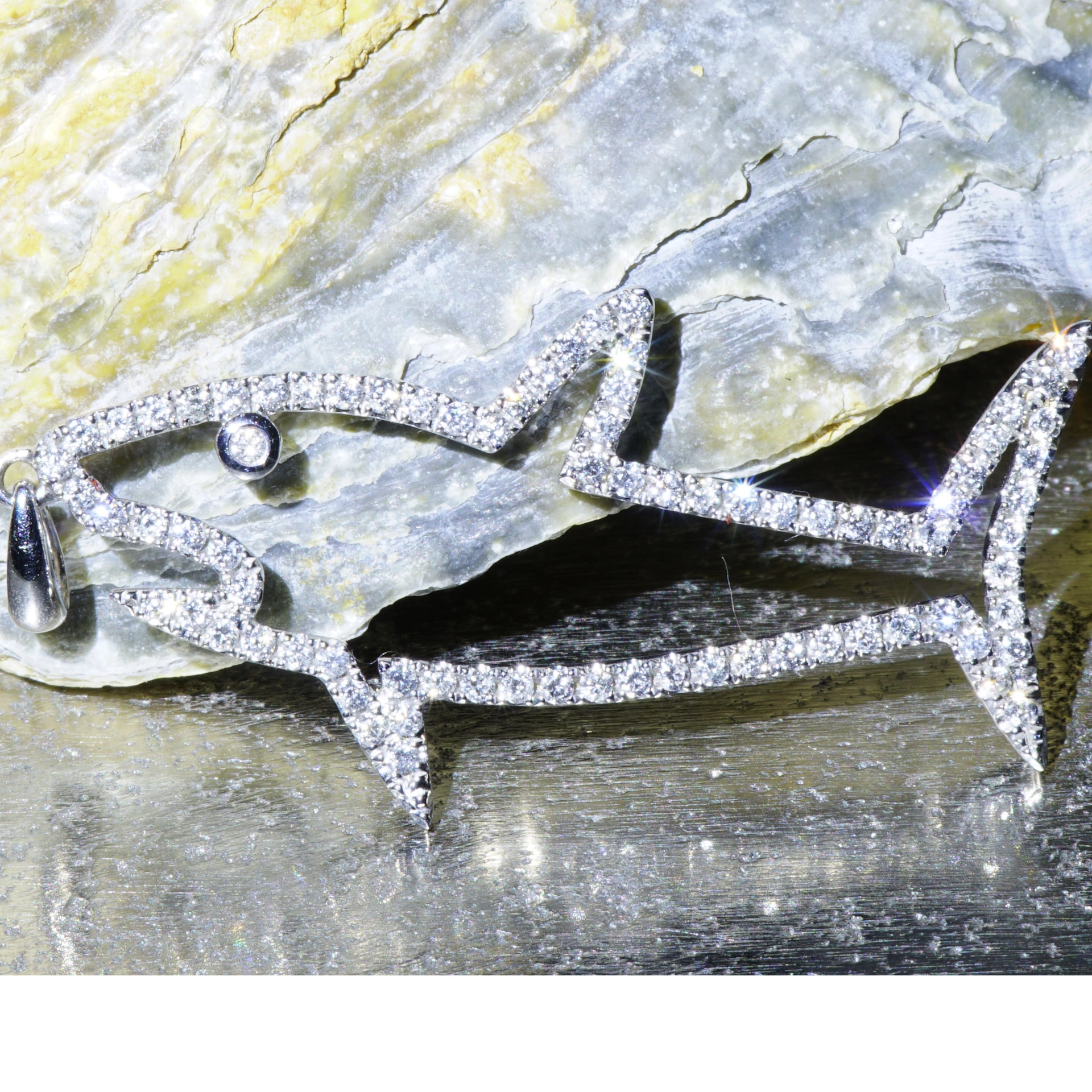 Shark Pendant Police Man of the Seas 18 White Gold 0.68 ct