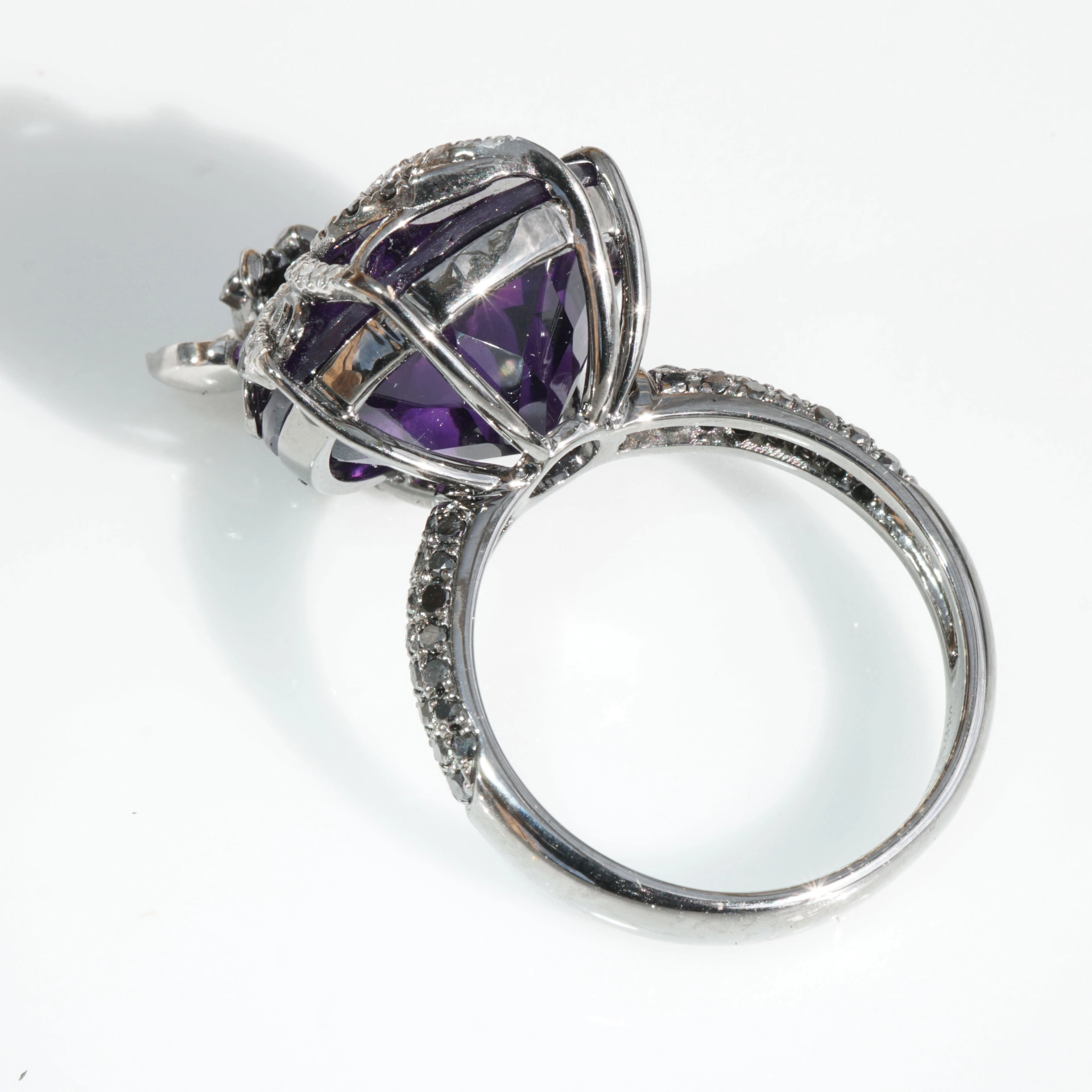 Bat Designer Ring with brasil. Amethyst and Diamonds total ca. 0.89 ct....Creepy