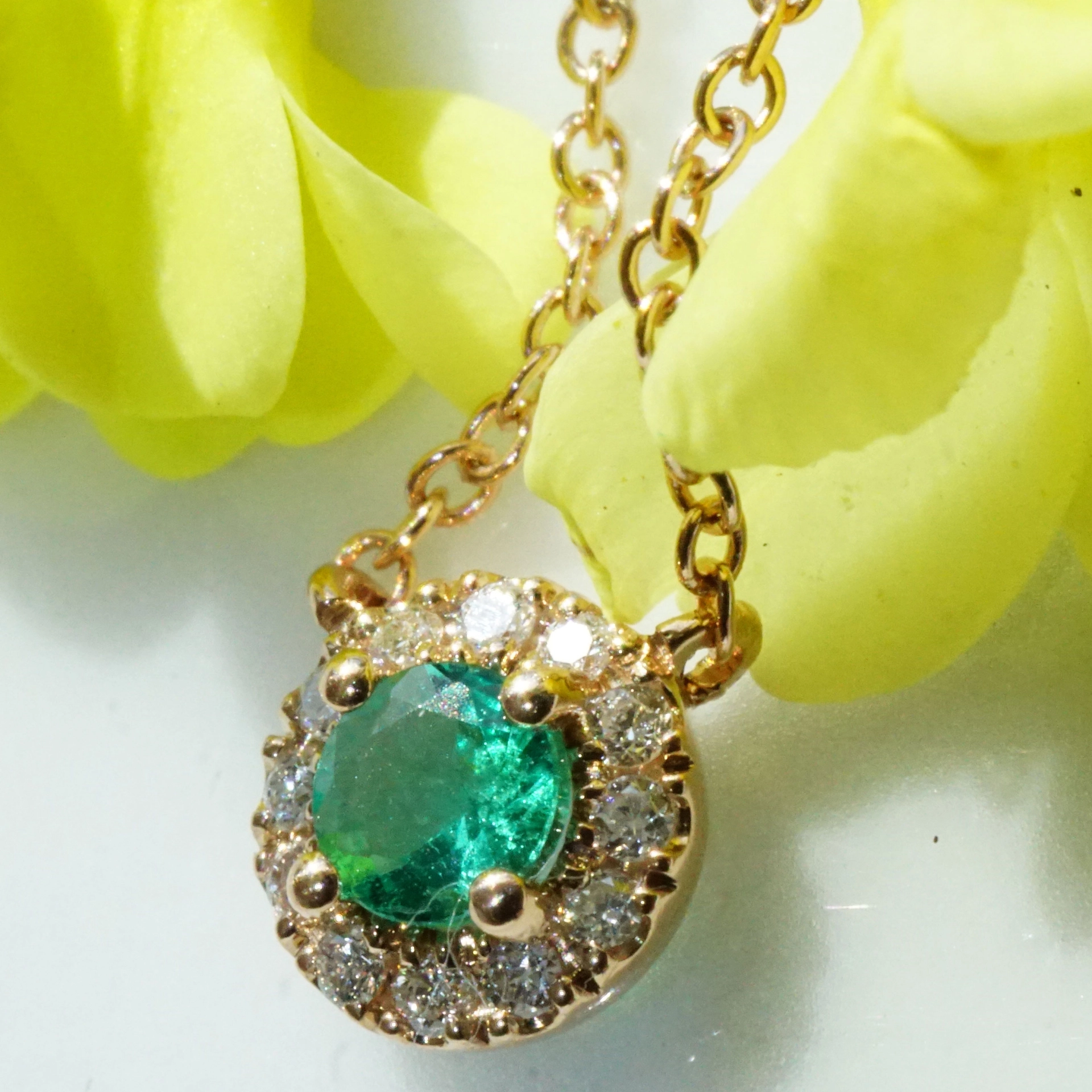 Emerald Brilliant Necklace 18 kt Rose Gold..the sweetest petit Necklace