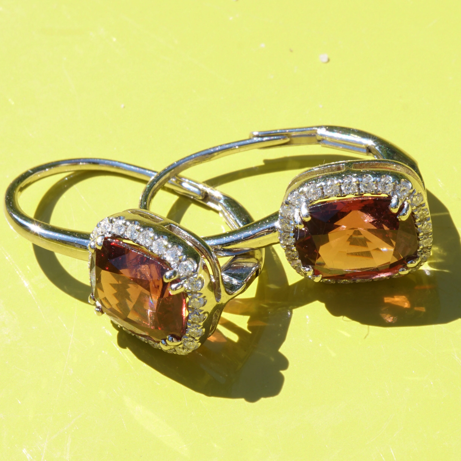 Spinel Diamond Earrings 18 kt Whitegold....from Burma popular Color 