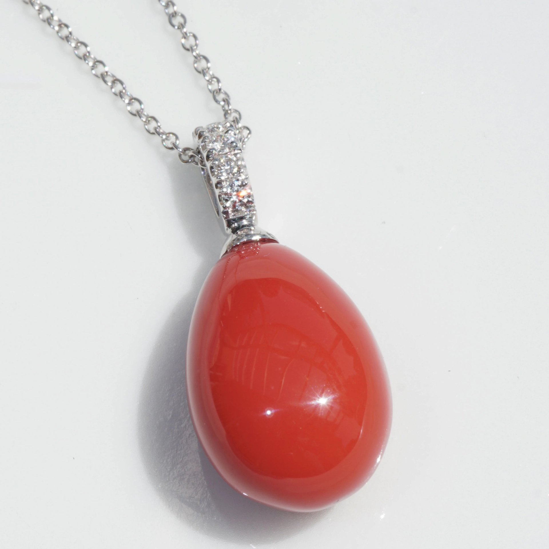 Fine Sardegna Drop Brilliant Pendant Chain 18 kt White Gold...sooo elegant