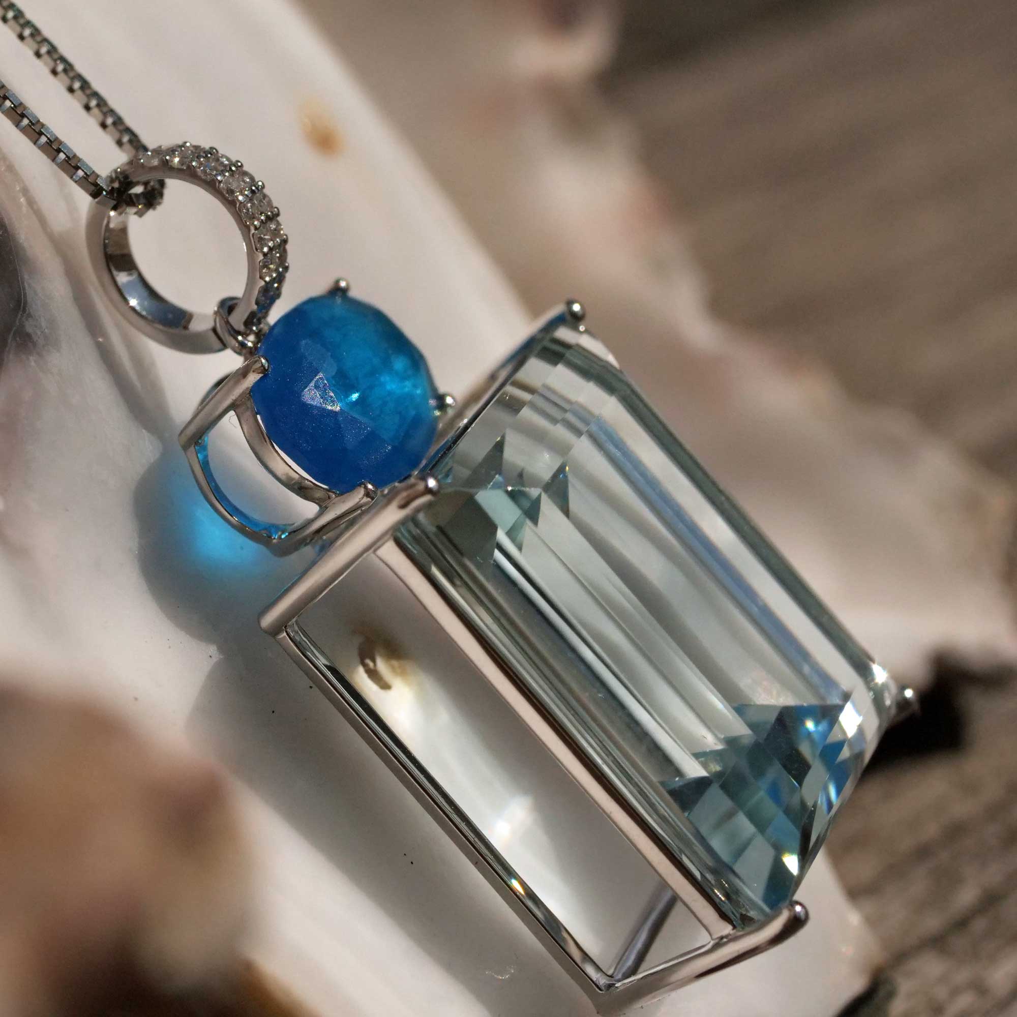 Aquamarine Neon Apatite Brilliant Pendant 585 White Gold 15.46 1.39 0.05 ct....What shades of blue