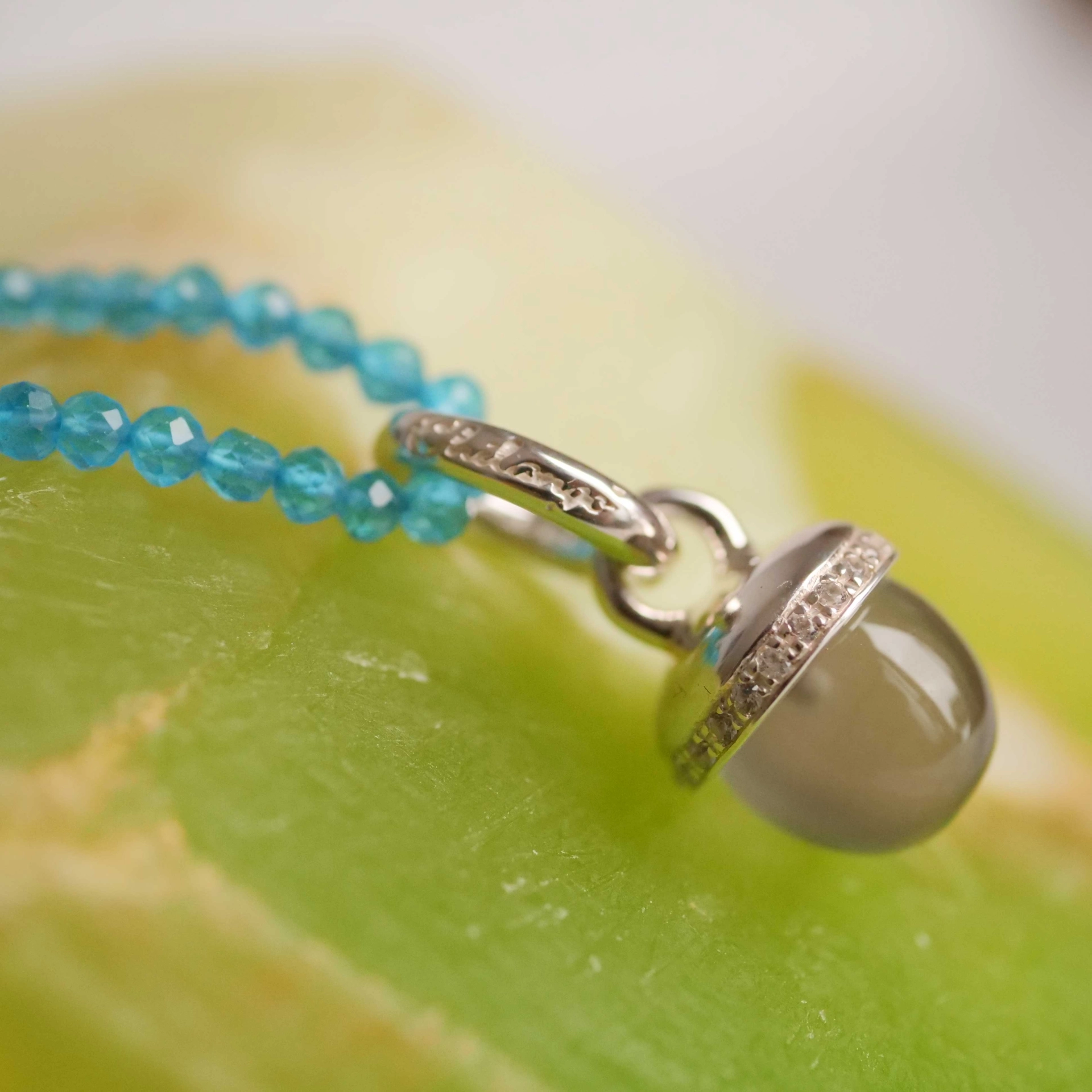 Moonstone Pendant Drop Shrine with white Zircons from the Lifestyle Jewelry Manufacturer Chilango