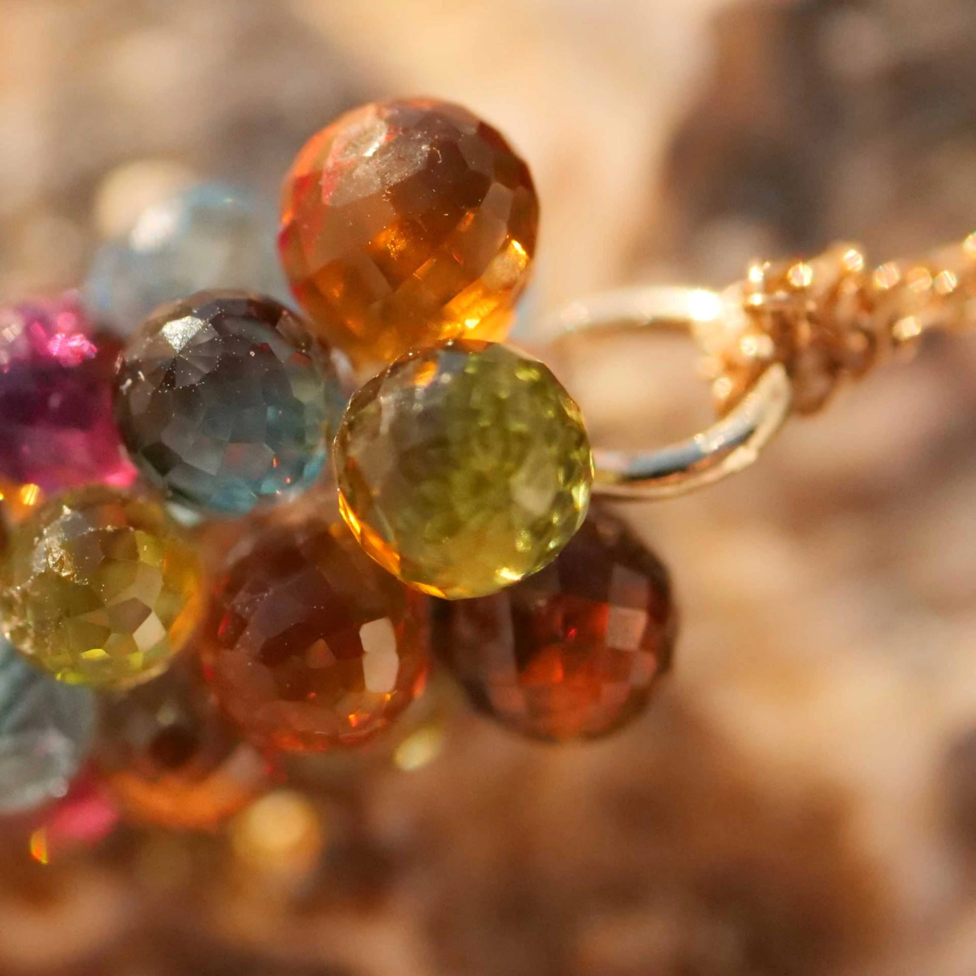Grape Pendant Multicolor 14kt Yellow Gold 20 ct....skillfully made