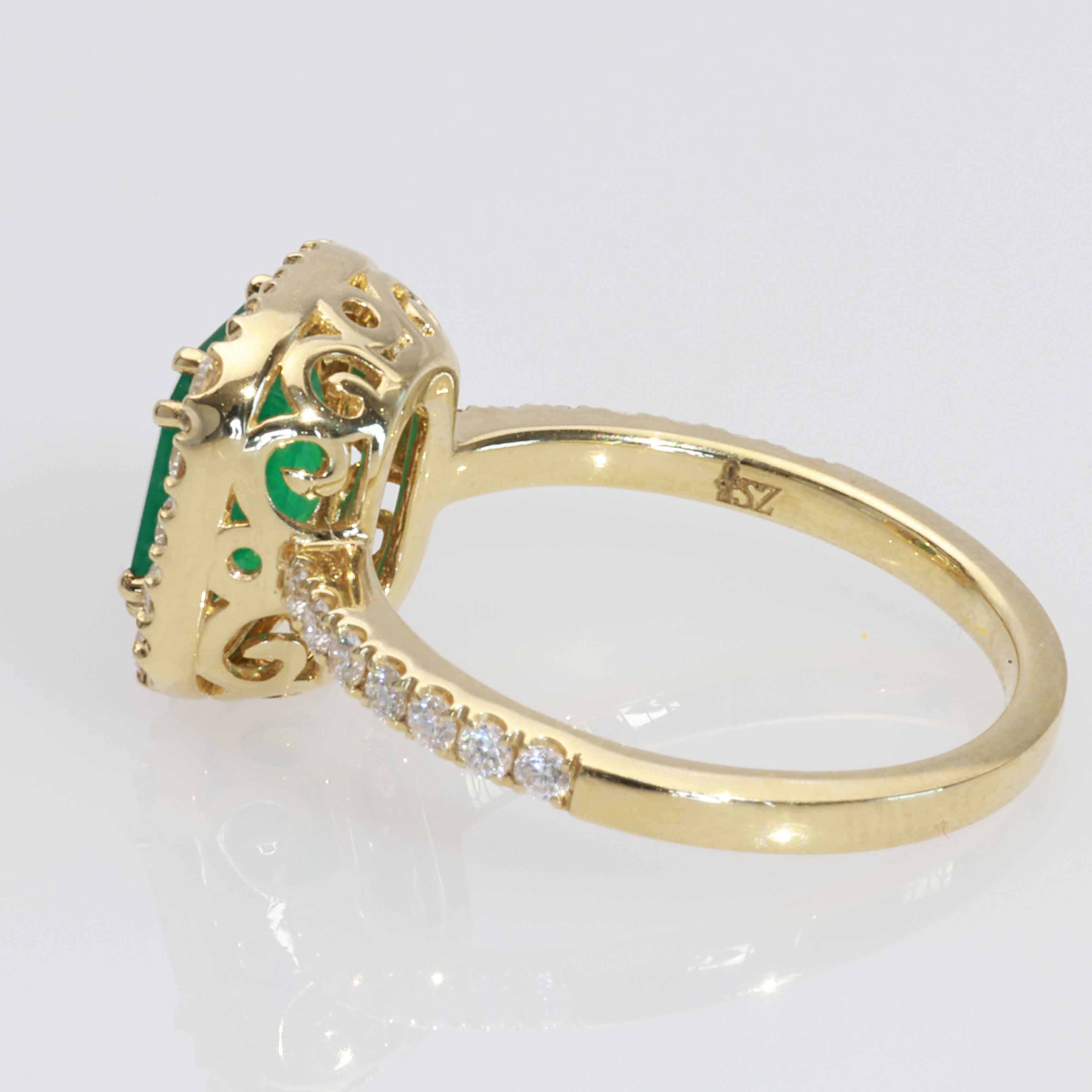 Emerald Brilliant-Cut Ring 1,532 ct / 0.55 ct 750 Yellow Gold – King of Gemstones