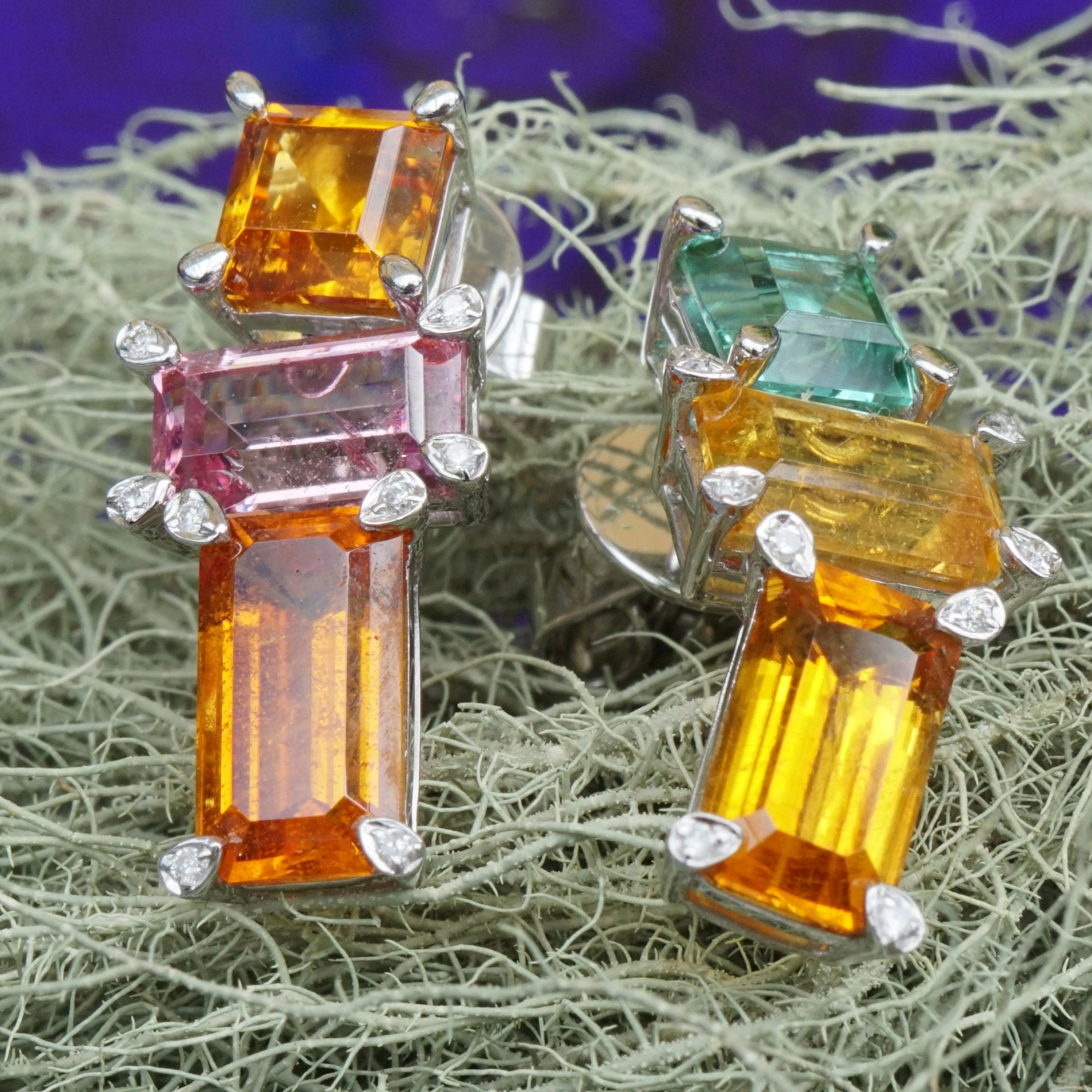 Clinohumite Tourmaline Ear Studs 18 kt White Gold