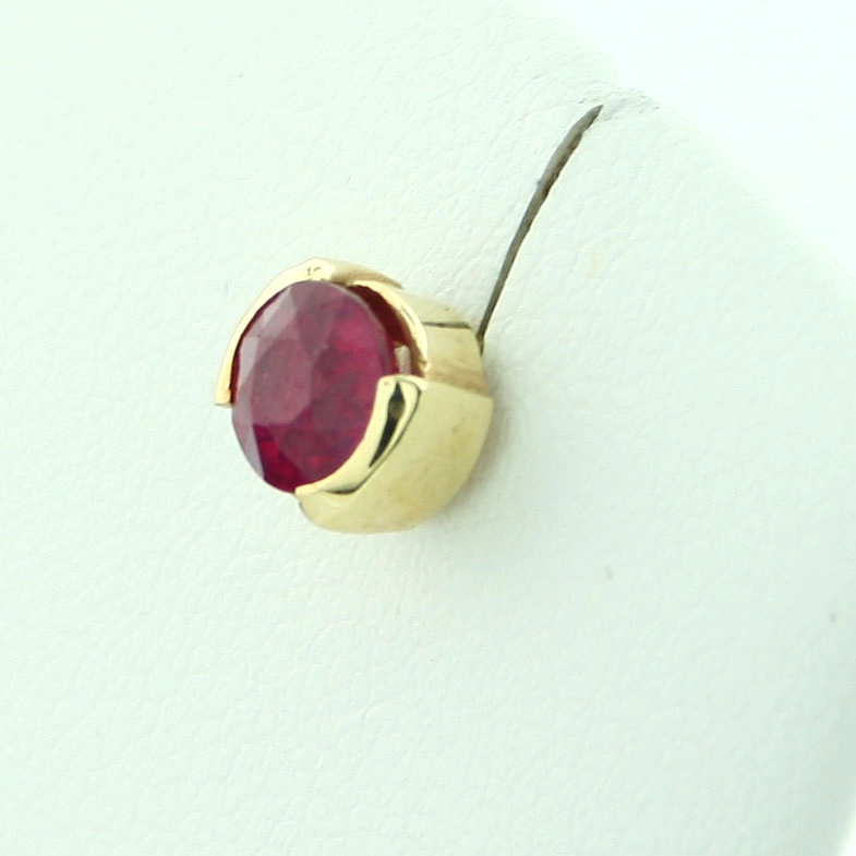 Rubin-Ohrstecker, 585er-Gold,14 kt Gelbgold