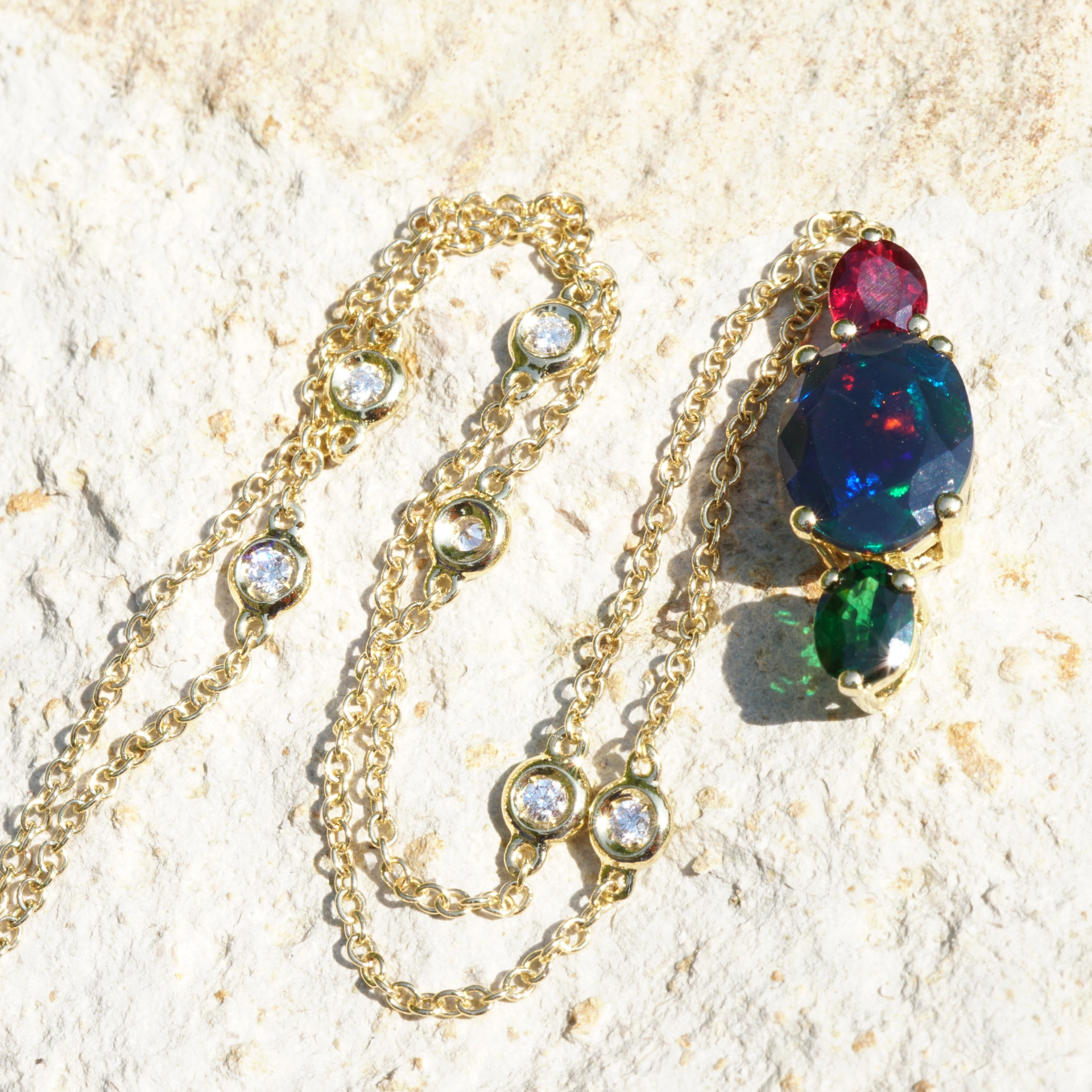 Black Opal Rubin Tsavorit Anhänger m. Brillant Kette 750er Gelbgold ....Hot Stuff.....