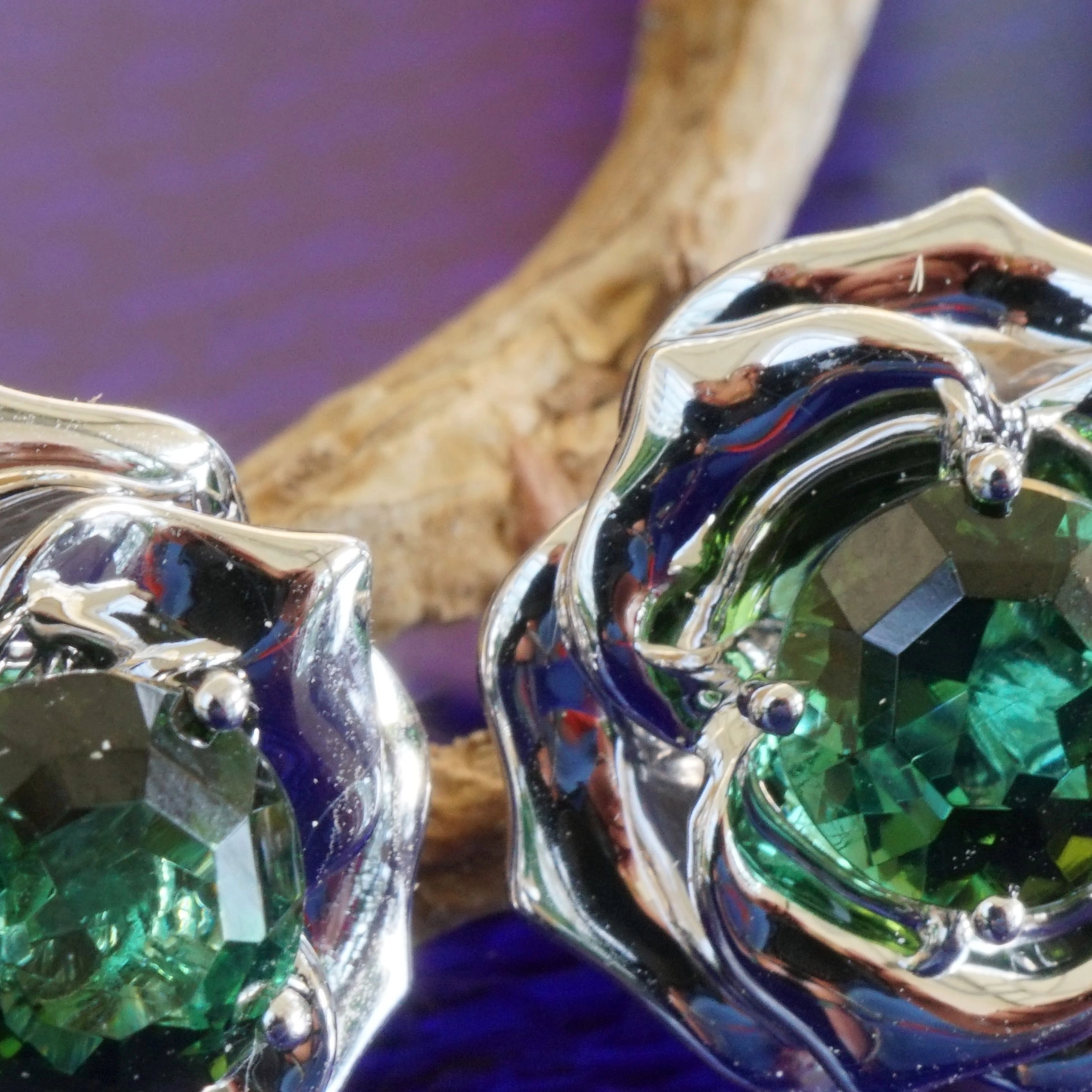 Tourmaline Earstuds 18 kt Whitegold......Amazing Color