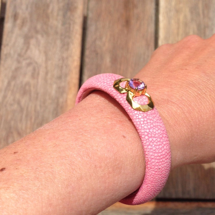 Amethyst-Rochenleder-Armreif, Silber/vergoldet,