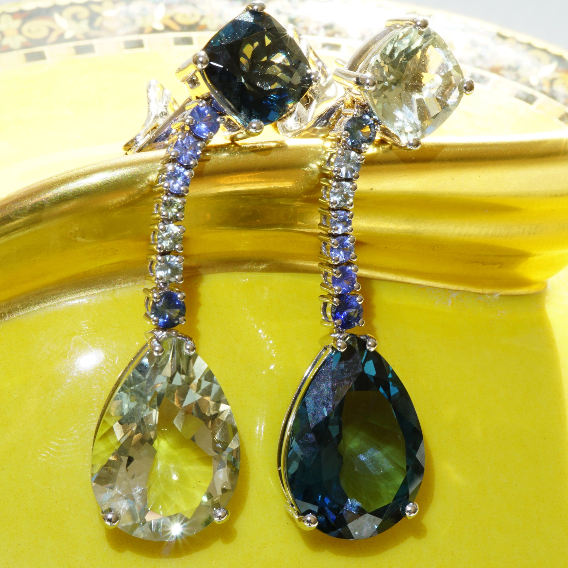 Topaz Amethyst Saphire Earrings.. High End 18 kt Jewellery MAGNIFIC