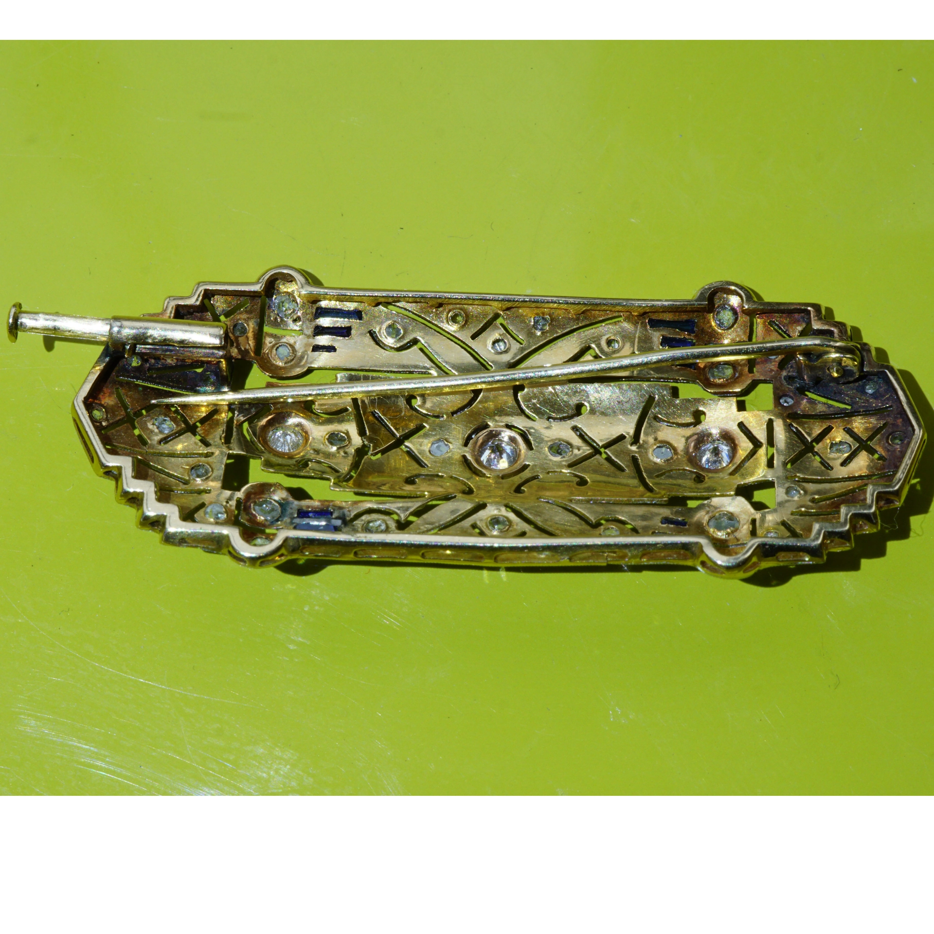 Art Deco Brooch 1930 18 kt Whitegold Yellowgold 0.69 ct...great Time