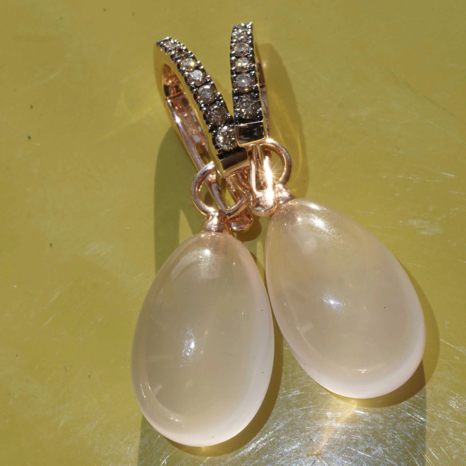 Rose Quartz Brilliant Earrings...easy going 18 kt Rosegold made in Italy
